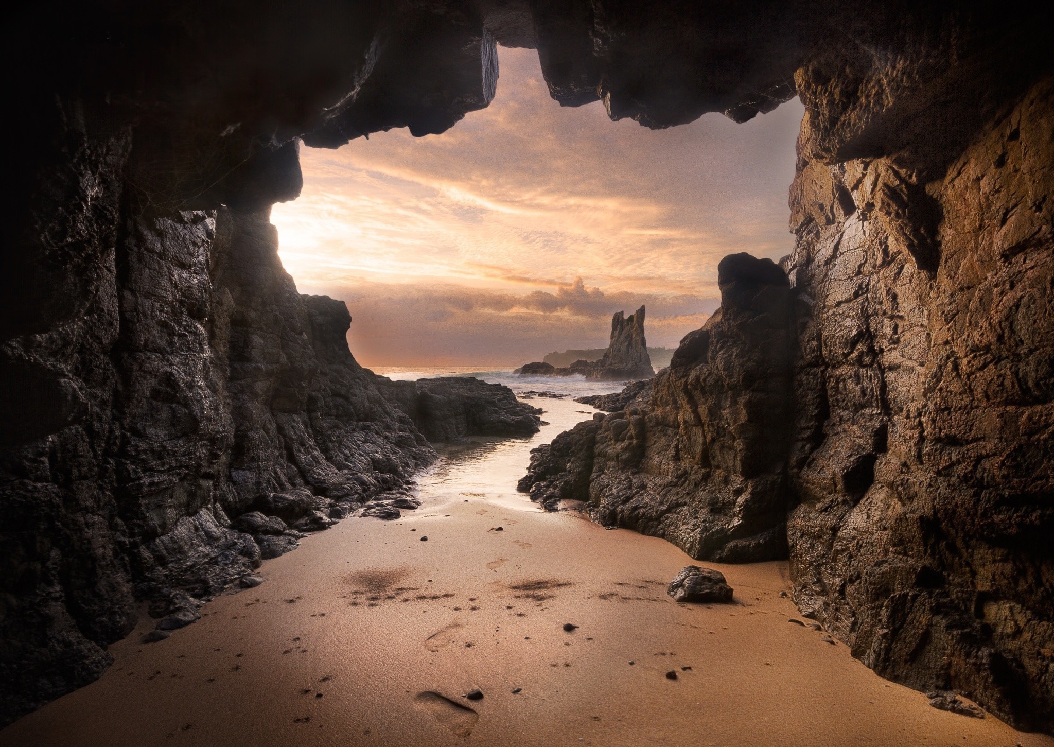Free download wallpaper Sea, Beach, Caves, Horizon, Ocean, Earth, Cave on your PC desktop