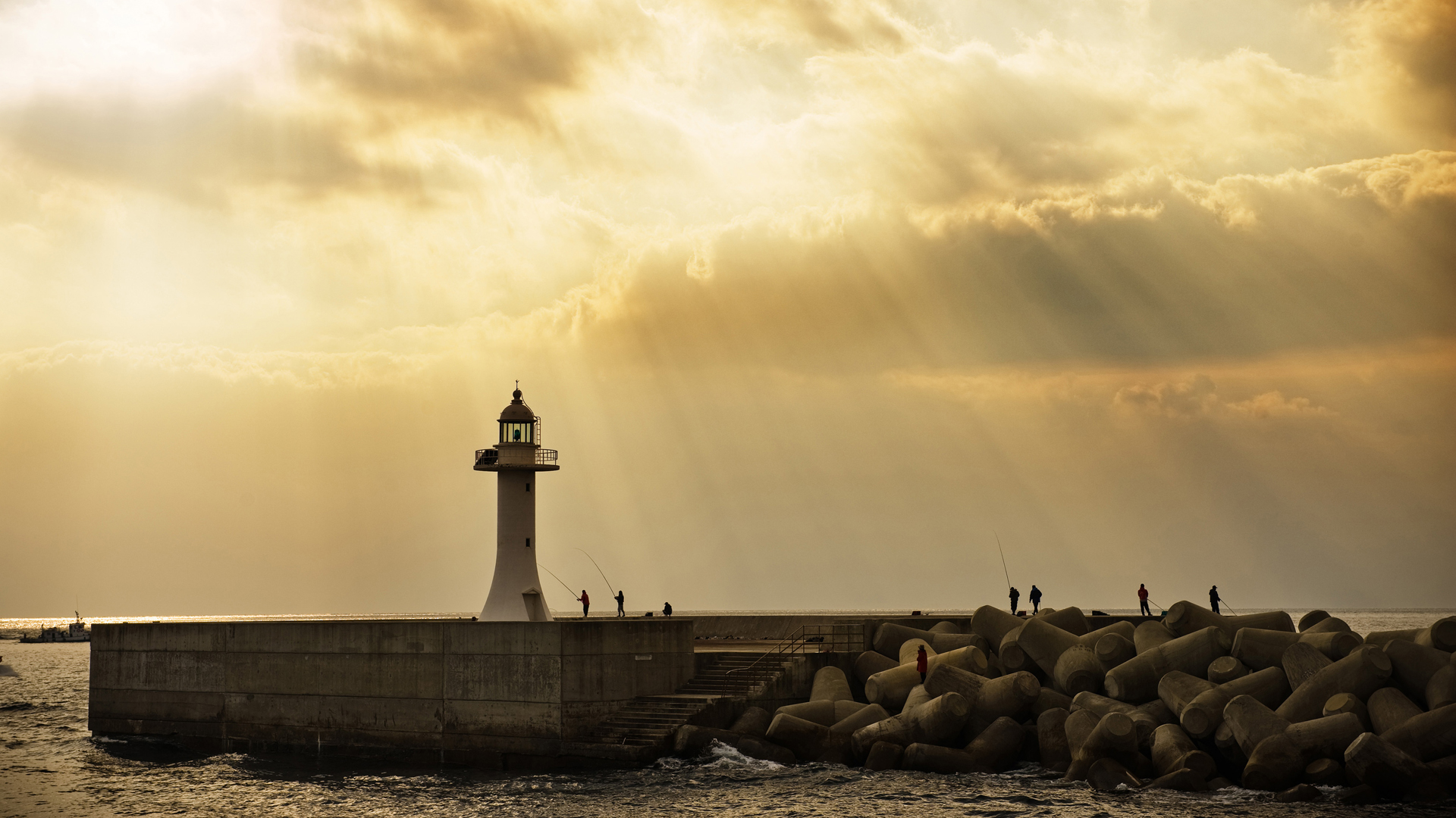 Free download wallpaper Lighthouse, Man Made on your PC desktop