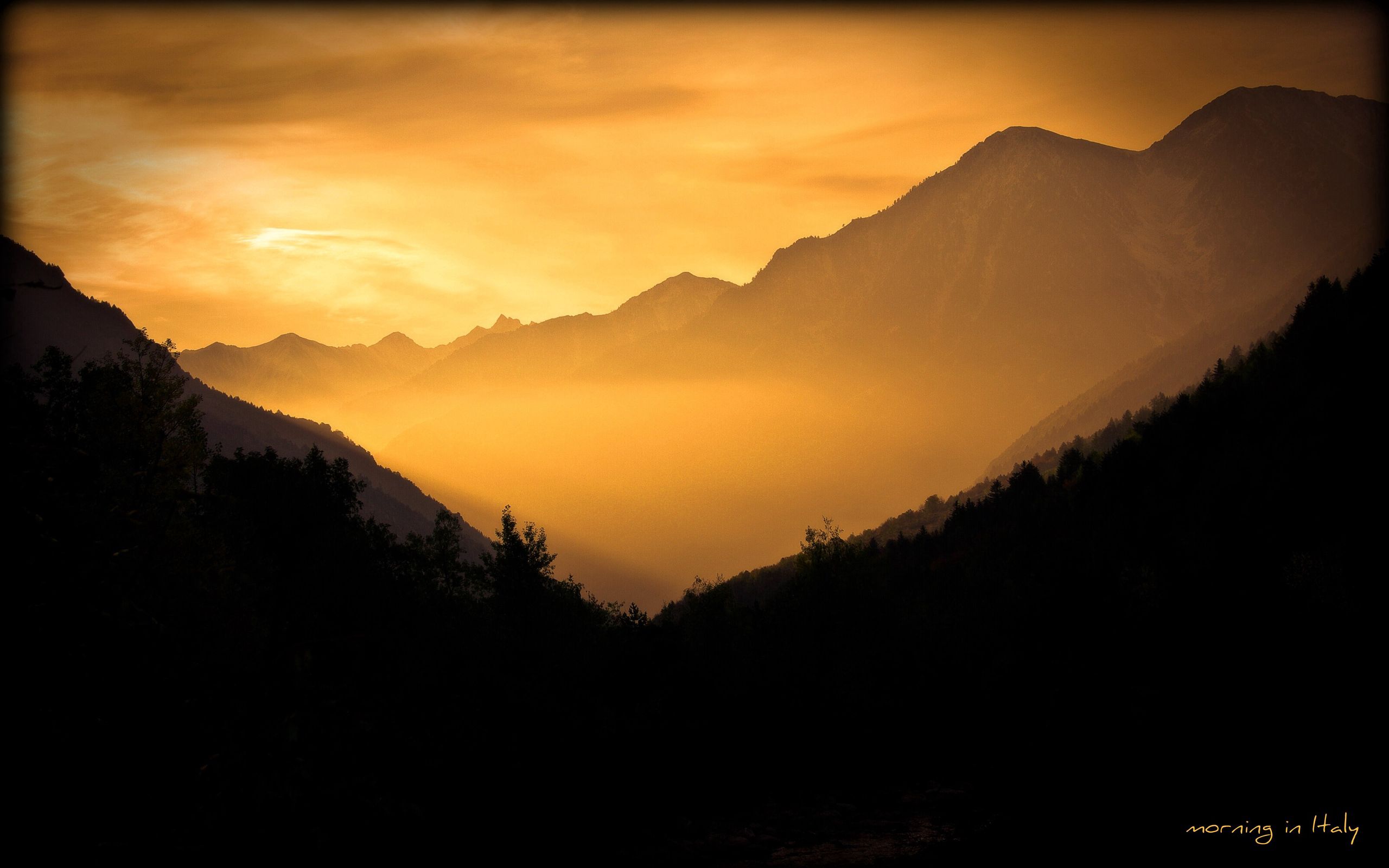 Download mobile wallpaper Rays, Beams, Mountains, Nature, Sun, Dawn, Morning for free.