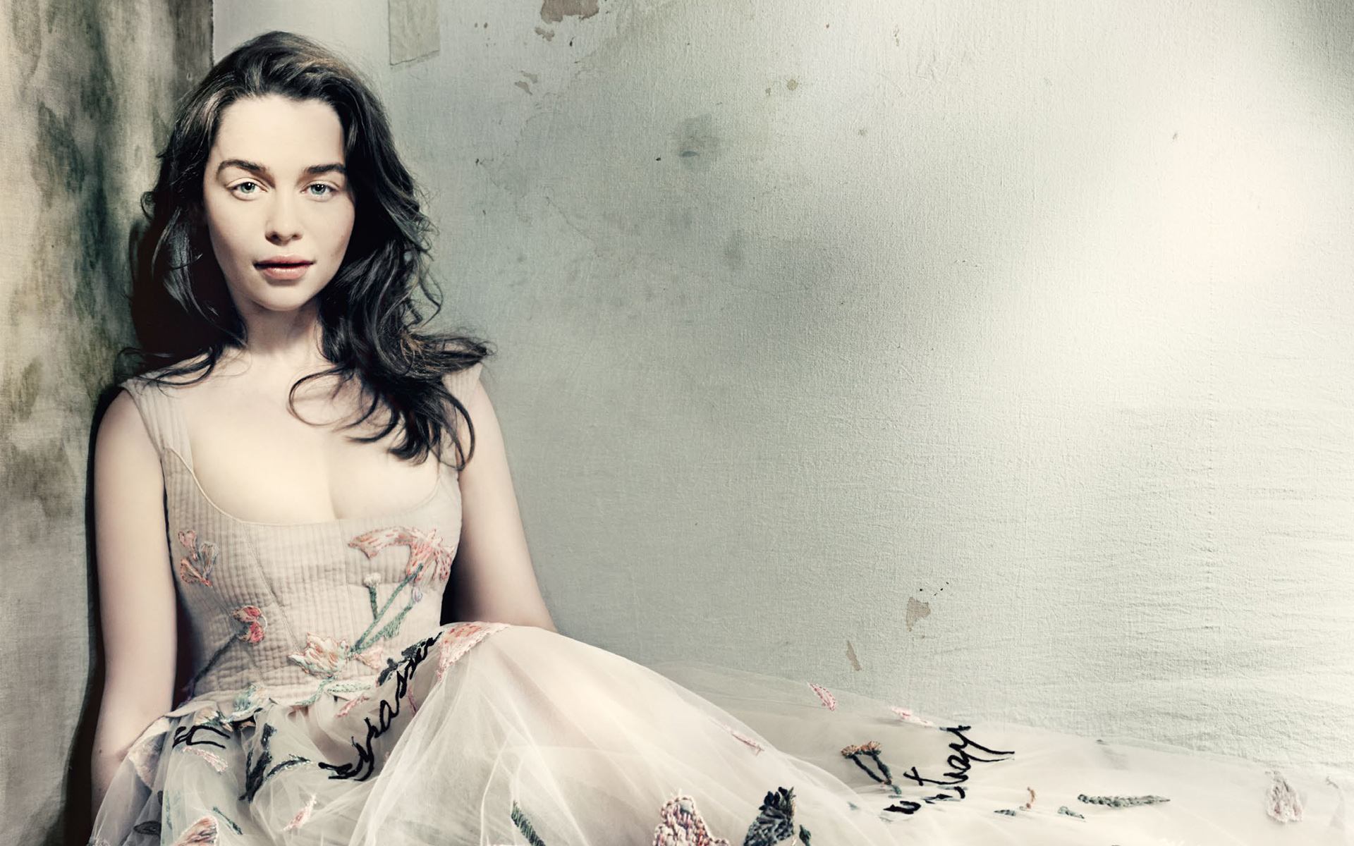 Descarga gratis la imagen Celebridades, Emilia Clarke en el escritorio de tu PC