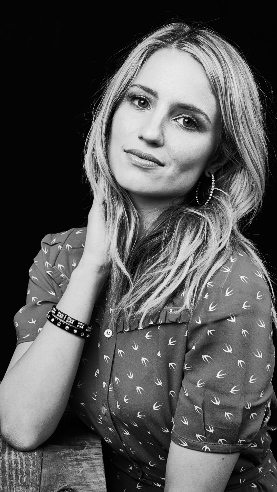 Download mobile wallpaper American, Celebrity, Black & White, Actress, Dianna Agron for free.