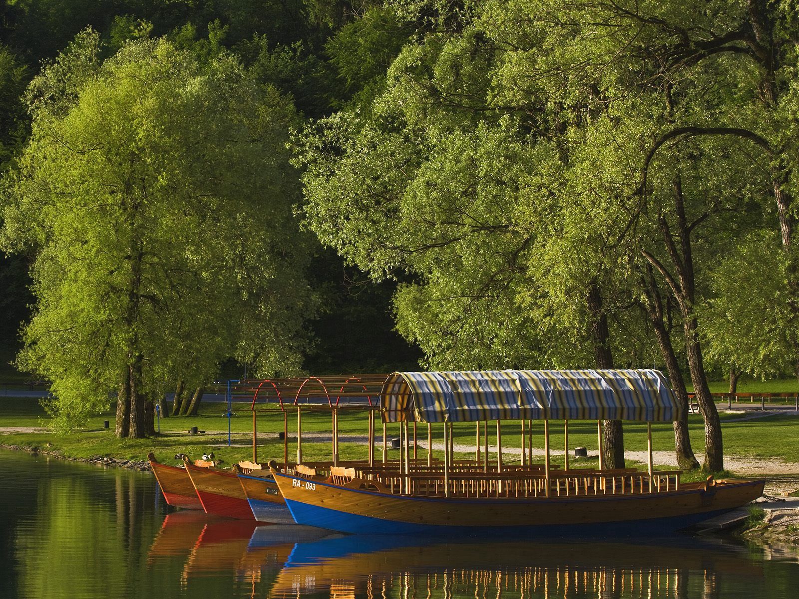 nature, trees, boats, lake, shore, bank, shed, canopy, slovenia desktop HD wallpaper