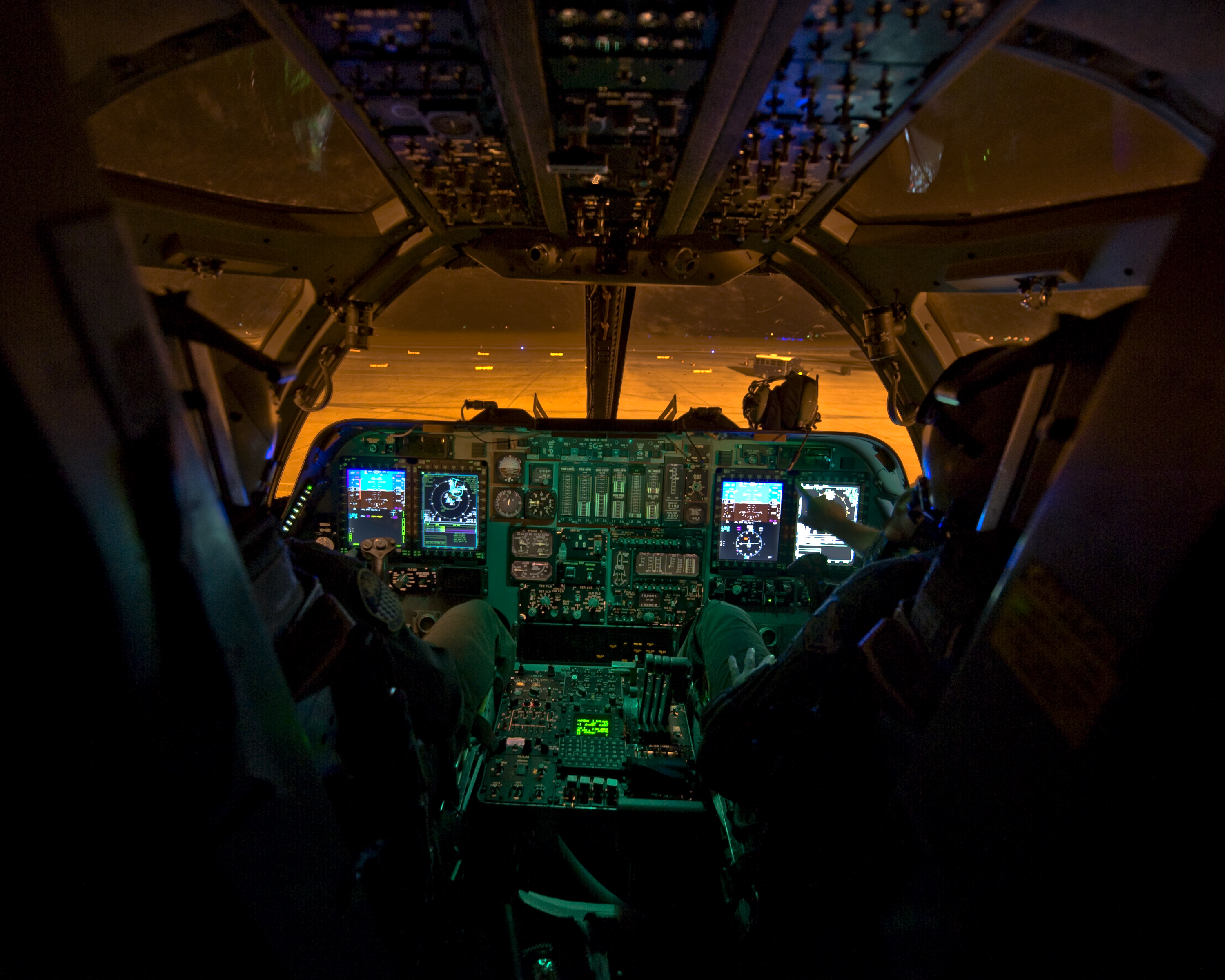 367905 Hintergrundbild herunterladen militär, rockwell b 1 lancer, cockpit, bomber - Bildschirmschoner und Bilder kostenlos