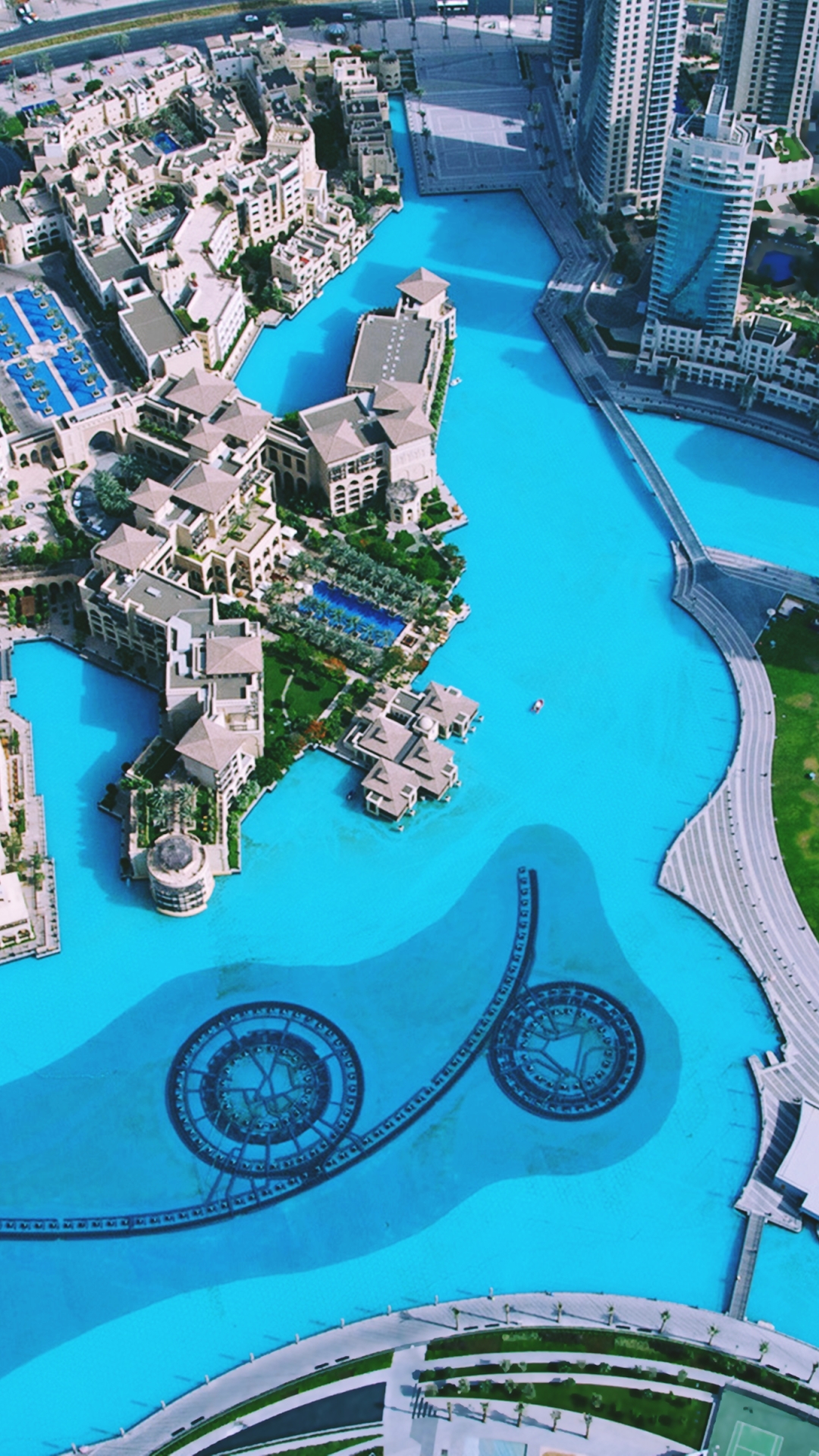 Handy-Wallpaper Städte, Stadt, Wolkenkratzer, Gebäude, Dubai, Schwimmbad, Hotel, Menschengemacht, Großstadt, Schwimmbecken kostenlos herunterladen.
