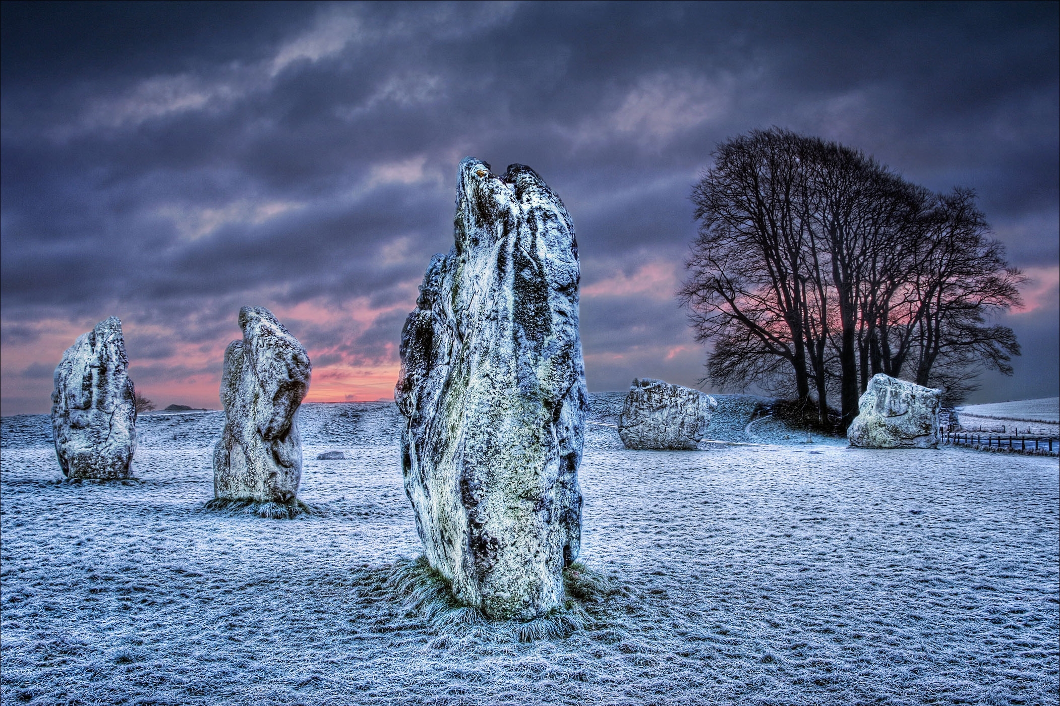 Descarga gratis la imagen Naturaleza, Stones, Nieve, Campo, Reino Unido, Wiltshire, Gran Bretaña en el escritorio de tu PC