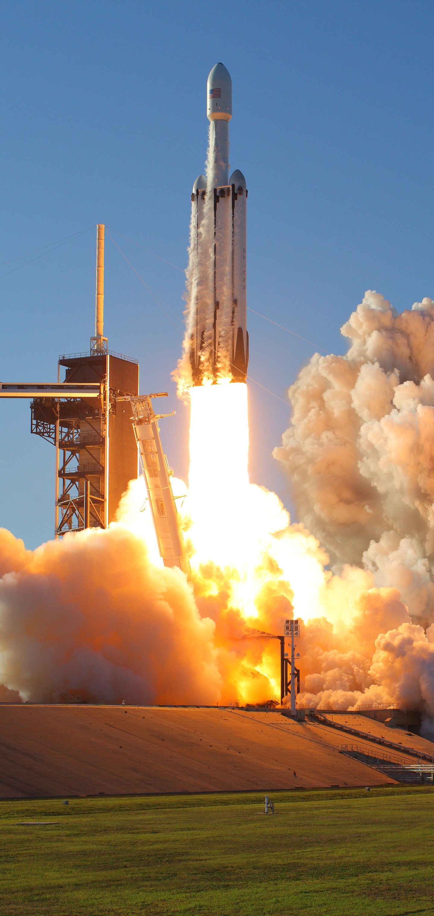 Download mobile wallpaper Smoke, Rocket, Technology, Spacex, Falcon Heavy for free.