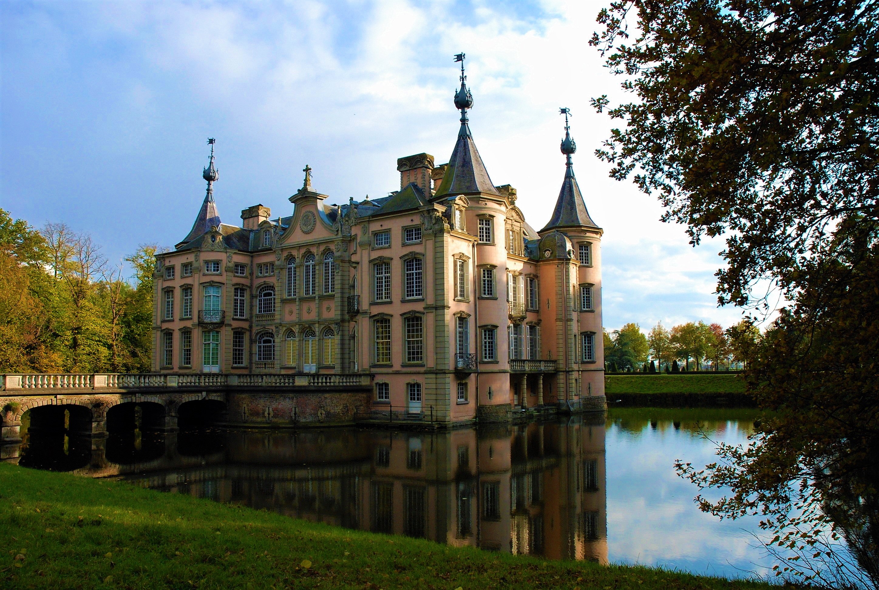 424292 завантажити картинку озеро, створено людиною, замок, архітектура, бельгія, замок поке, дерево, замки - шпалери і заставки безкоштовно