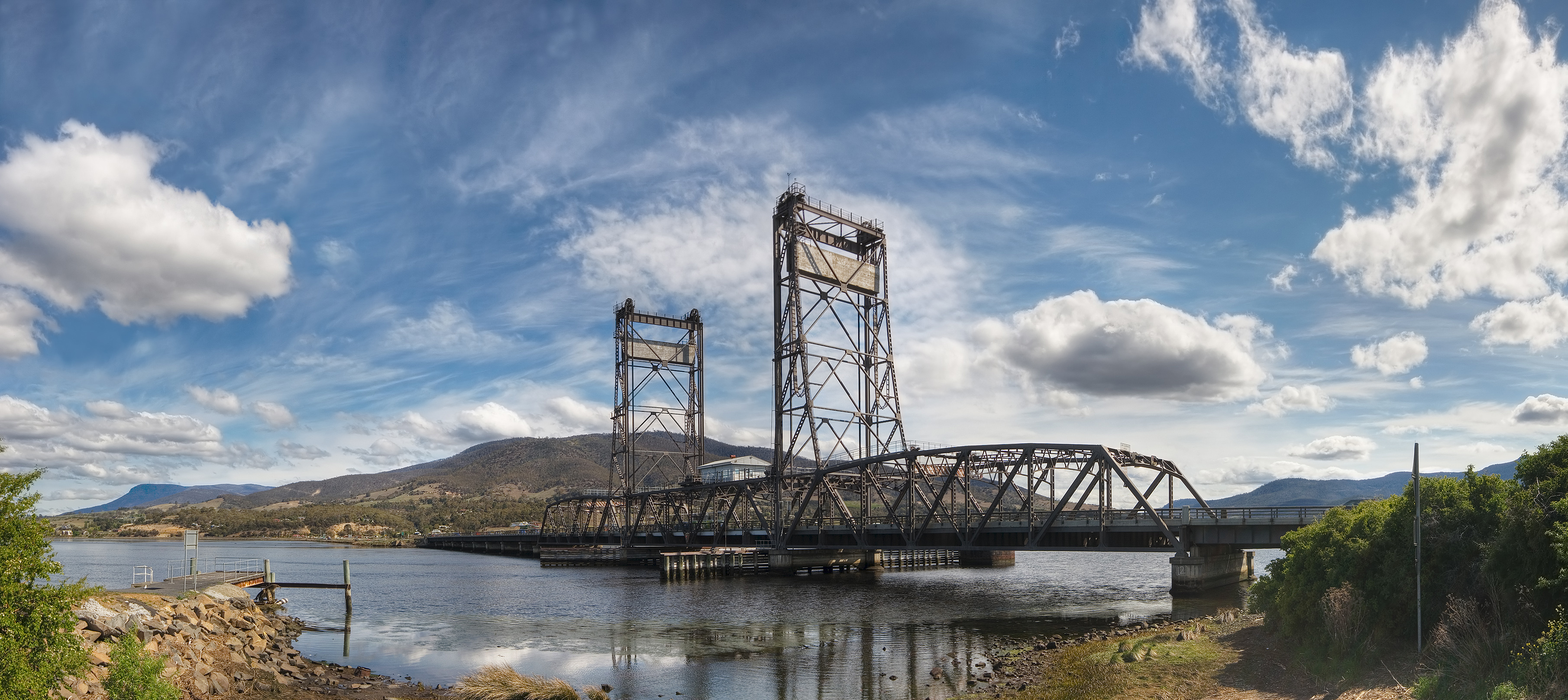 Die besten Bridgewater Brücke-Hintergründe für den Telefonbildschirm