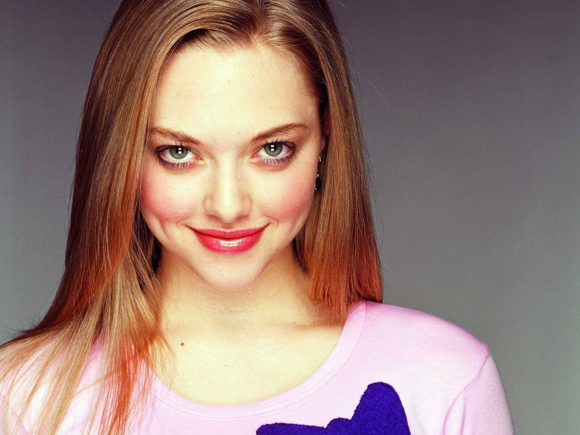 Free download wallpaper Redhead, Face, American, Celebrity, Actress, Stare, Amanda Seyfried on your PC desktop