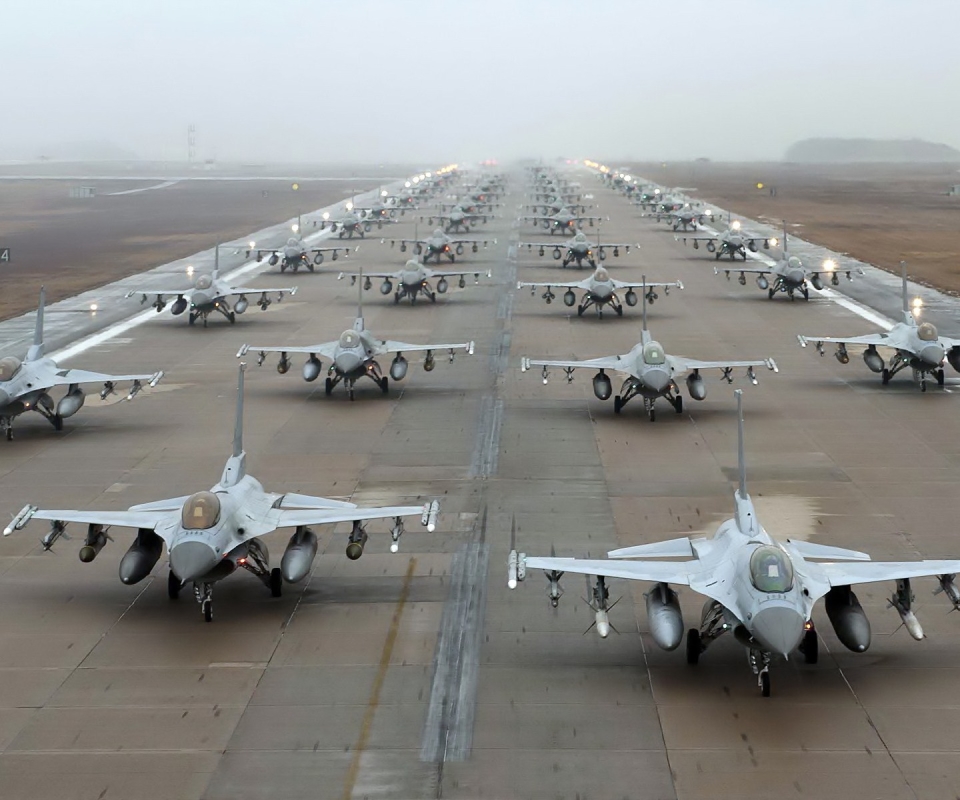 Handy-Wallpaper Flugzeuge, Flugzeug, Militär, Düsenjäger, General Dynamics F 16 Kampffalke kostenlos herunterladen.