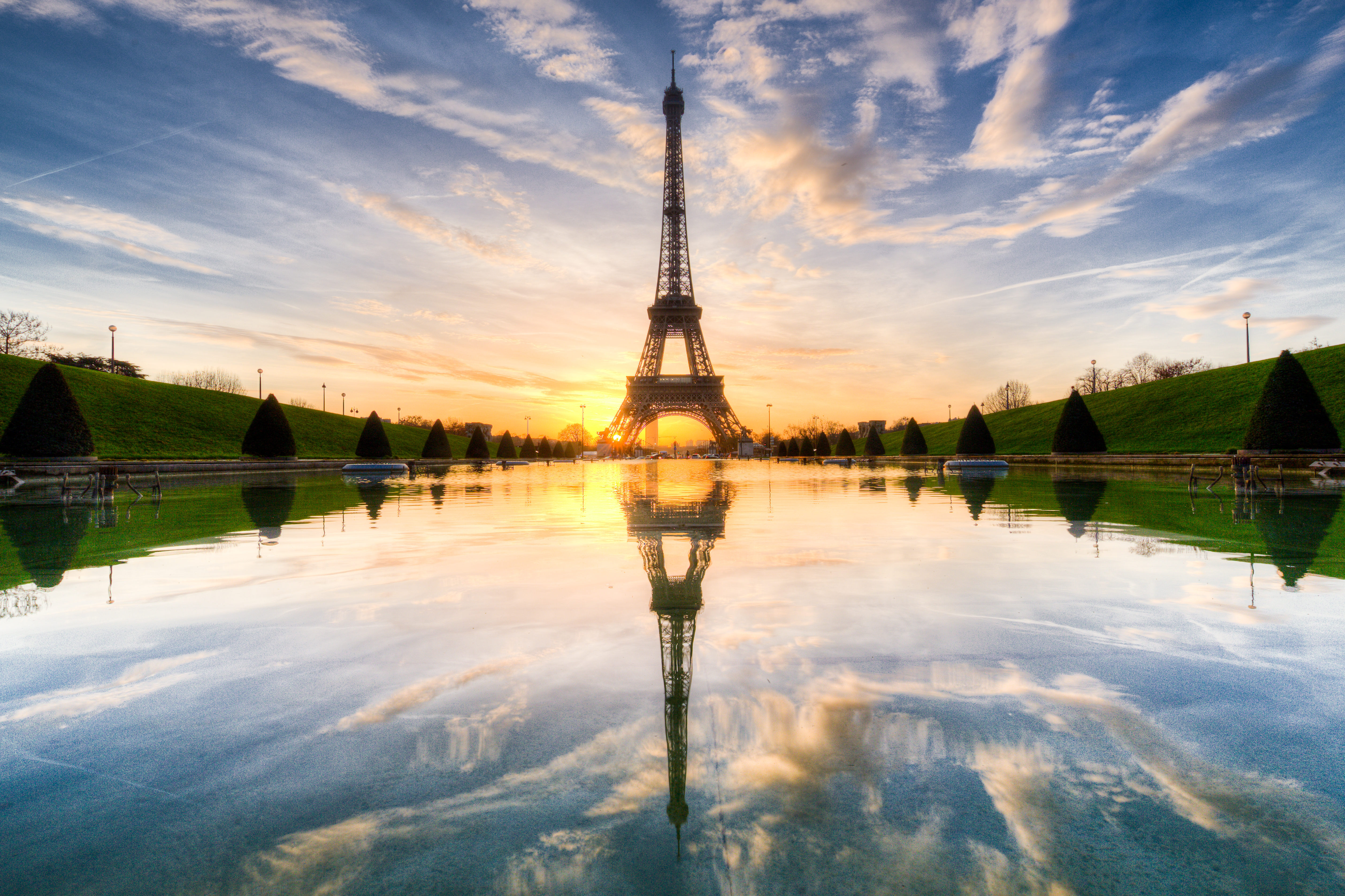 Free download wallpaper Paris, Eiffel Tower, Monuments, Reflection, Sunrise, Monument, Man Made on your PC desktop
