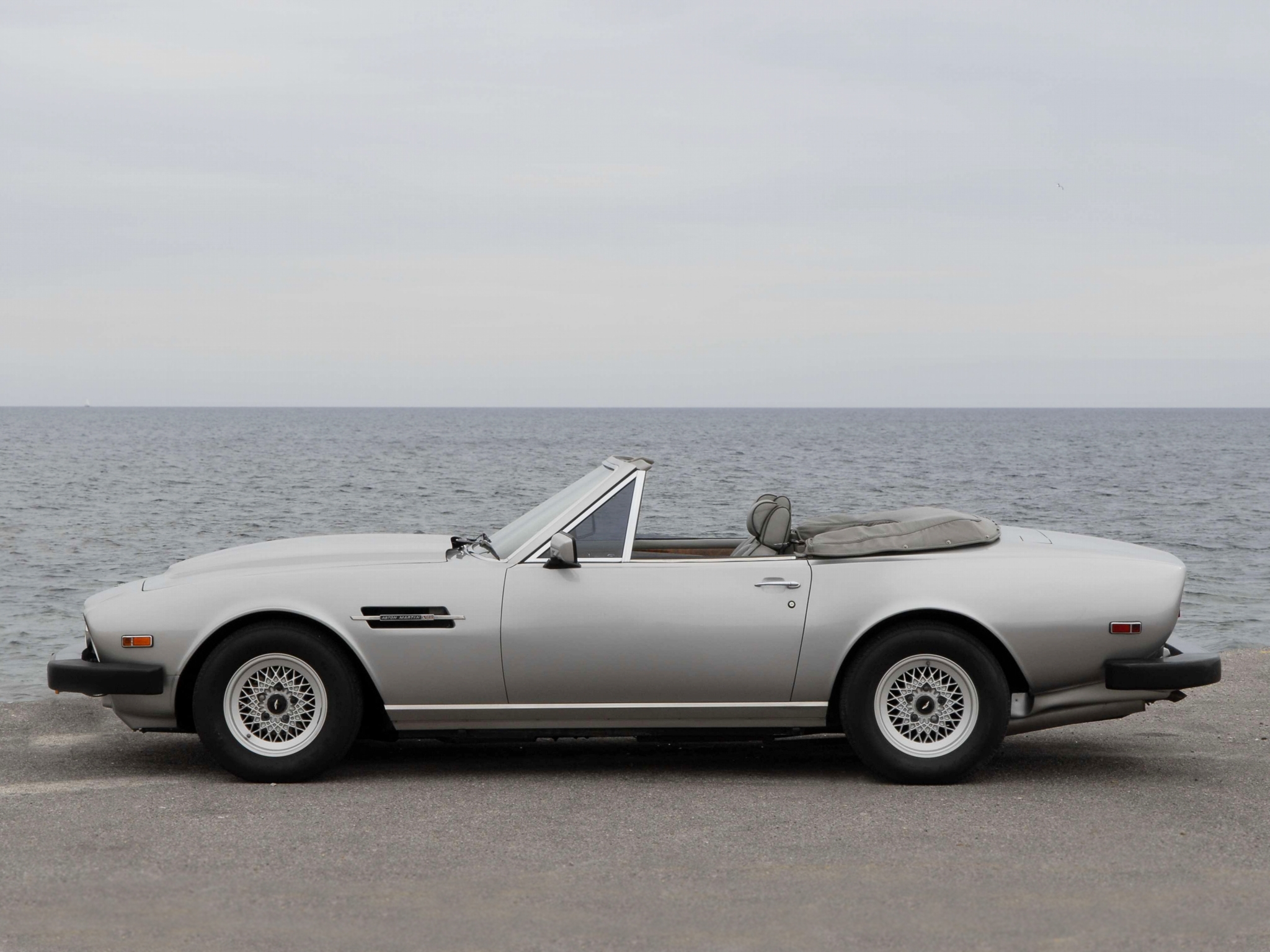 Free download wallpaper Sea, Grey, Side View, Cabriolet, V8, Volante, 1977, Aston Martin, Cars on your PC desktop