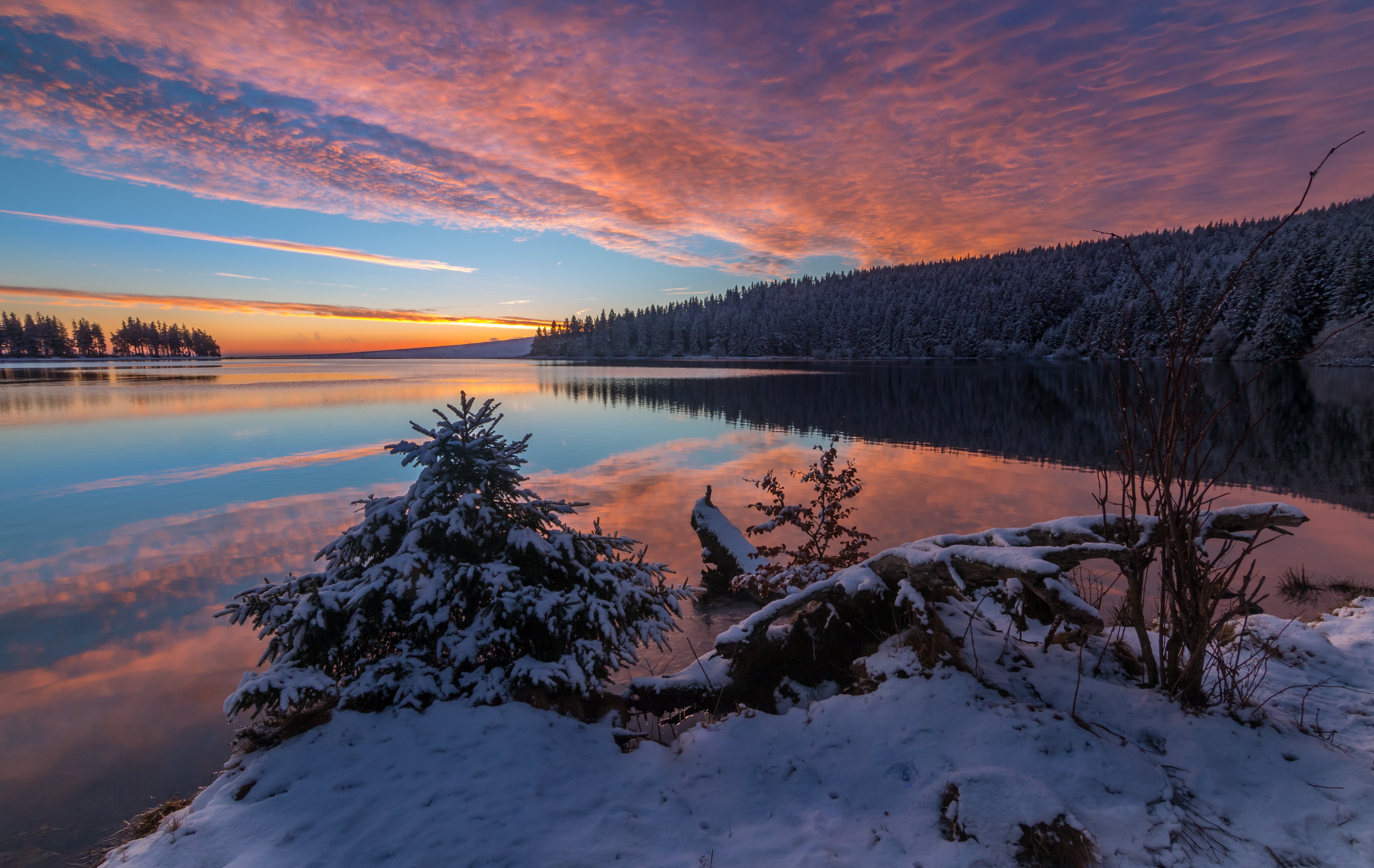 Download mobile wallpaper Winter, Nature, Snow, Dawn, Lakes, Lake, Earth, Cloud for free.