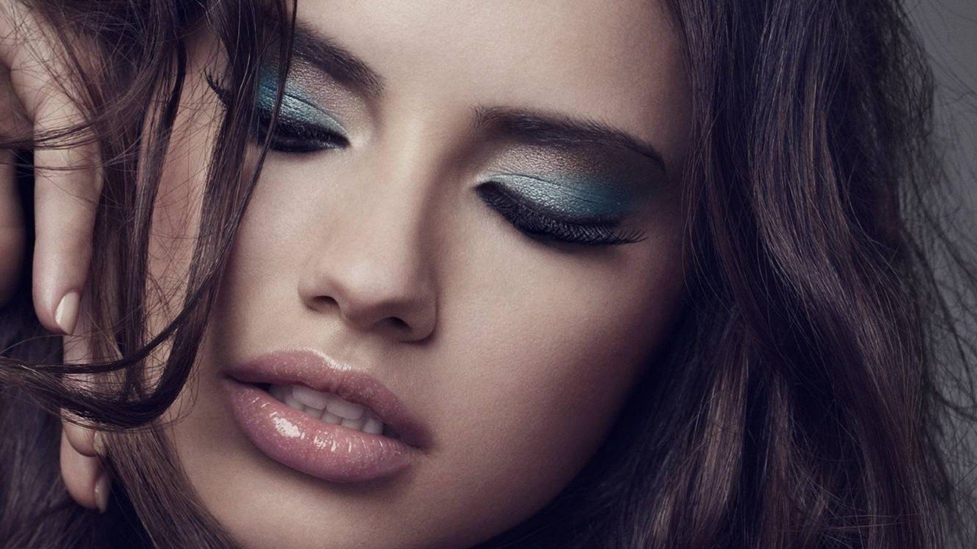 Download mobile wallpaper Celebrity, Adriana Lima for free.