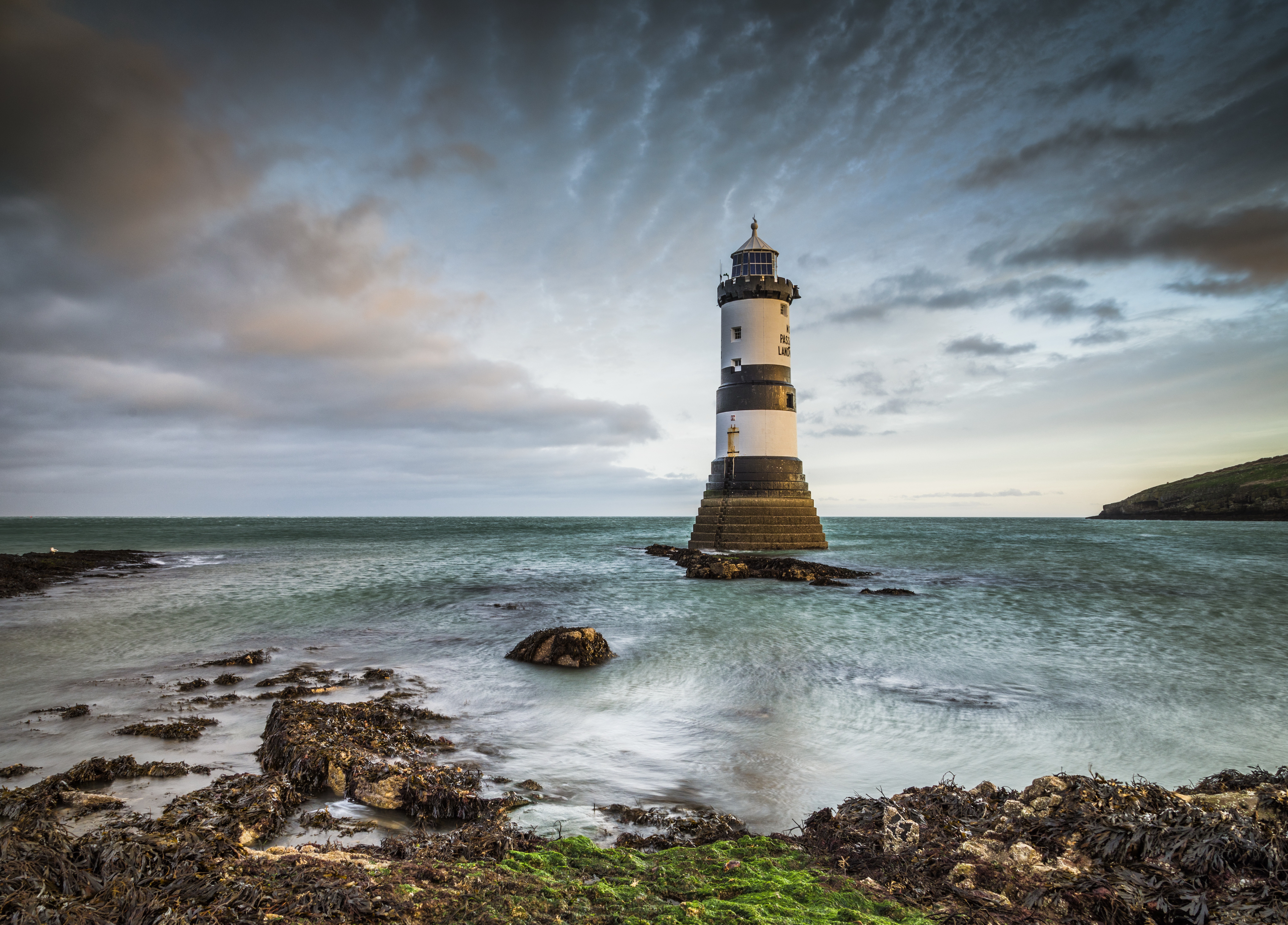 Download mobile wallpaper Horizon, Coast, Lighthouse, Man Made for free.