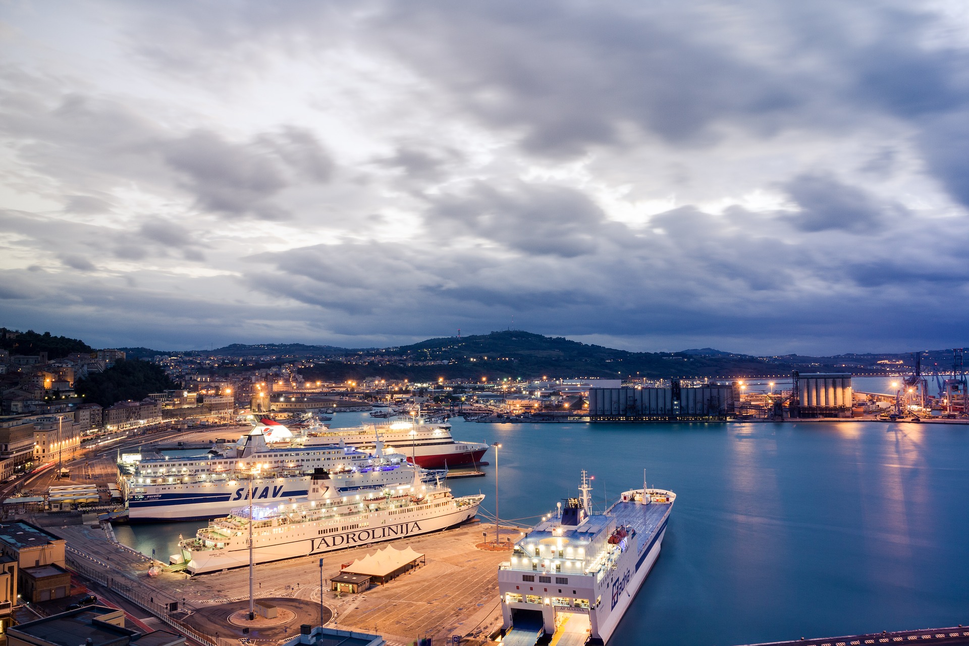 Free download wallpaper Italy, Light, Dusk, Evening, Ship, Cruise Ship, Vehicles on your PC desktop