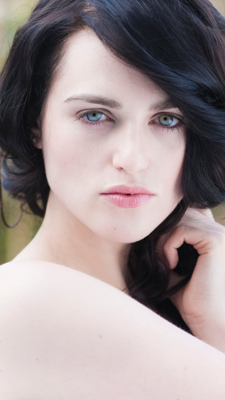 Download mobile wallpaper Green Eyes, Celebrity, Canadian, Black Hair, Actress, Katie Mcgrath for free.