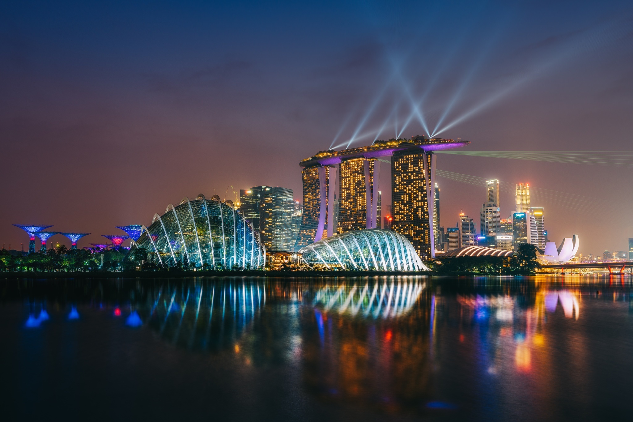 Free download wallpaper Night, Building, Reflection, Light, Singapore, Man Made, Marina Bay Sands on your PC desktop