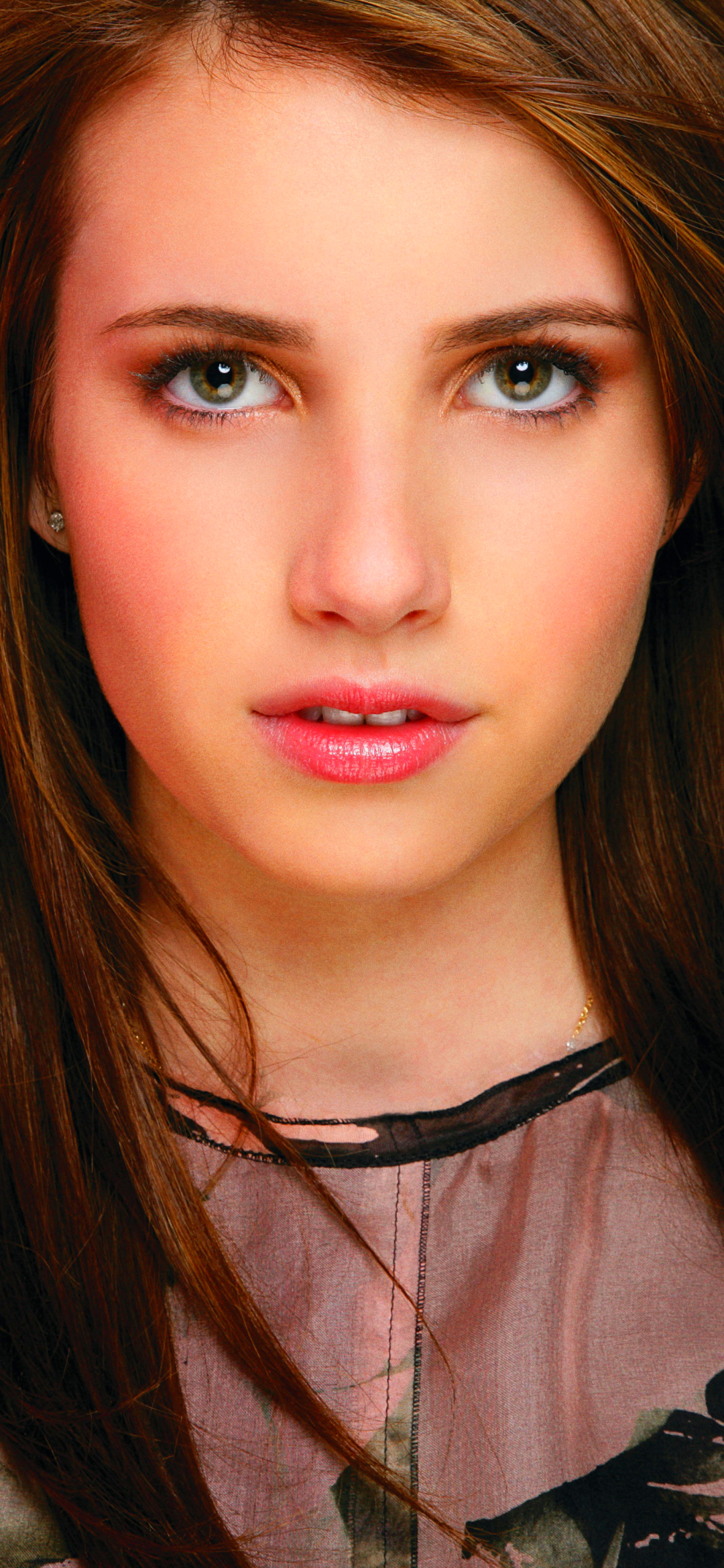 Download mobile wallpaper Celebrity, Emma Roberts for free.