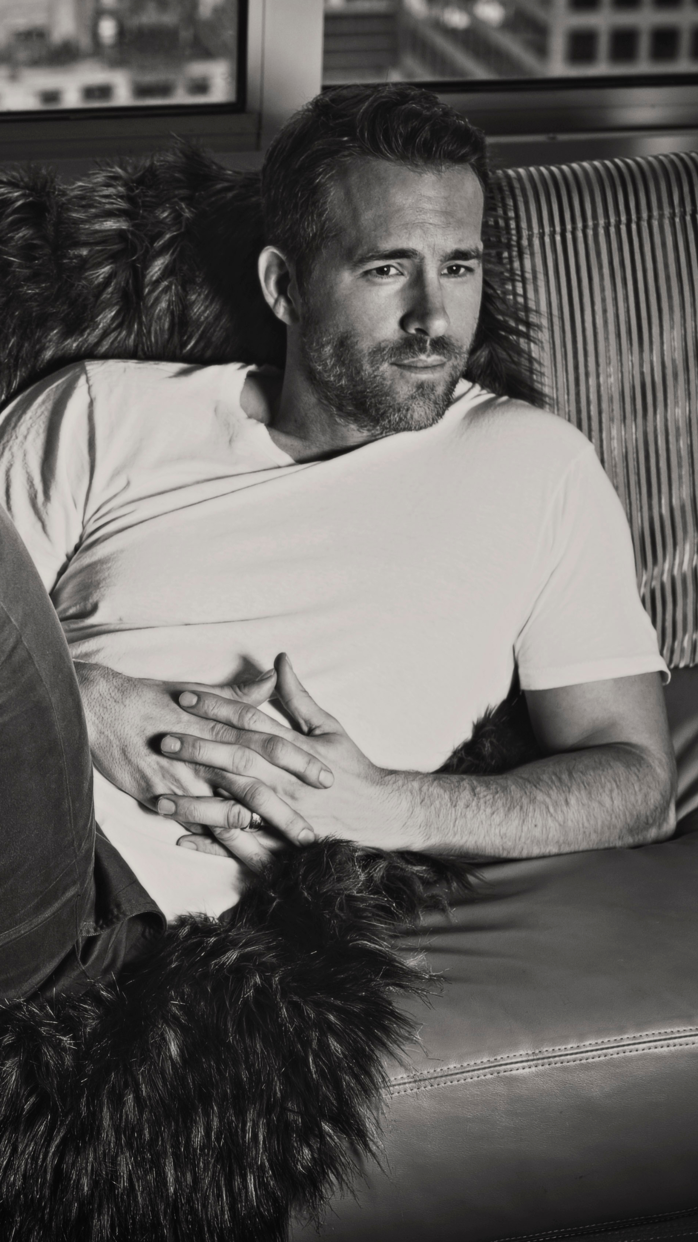 Download mobile wallpaper Ryan Reynolds, Celebrity, Canadian, Black & White, Actor for free.