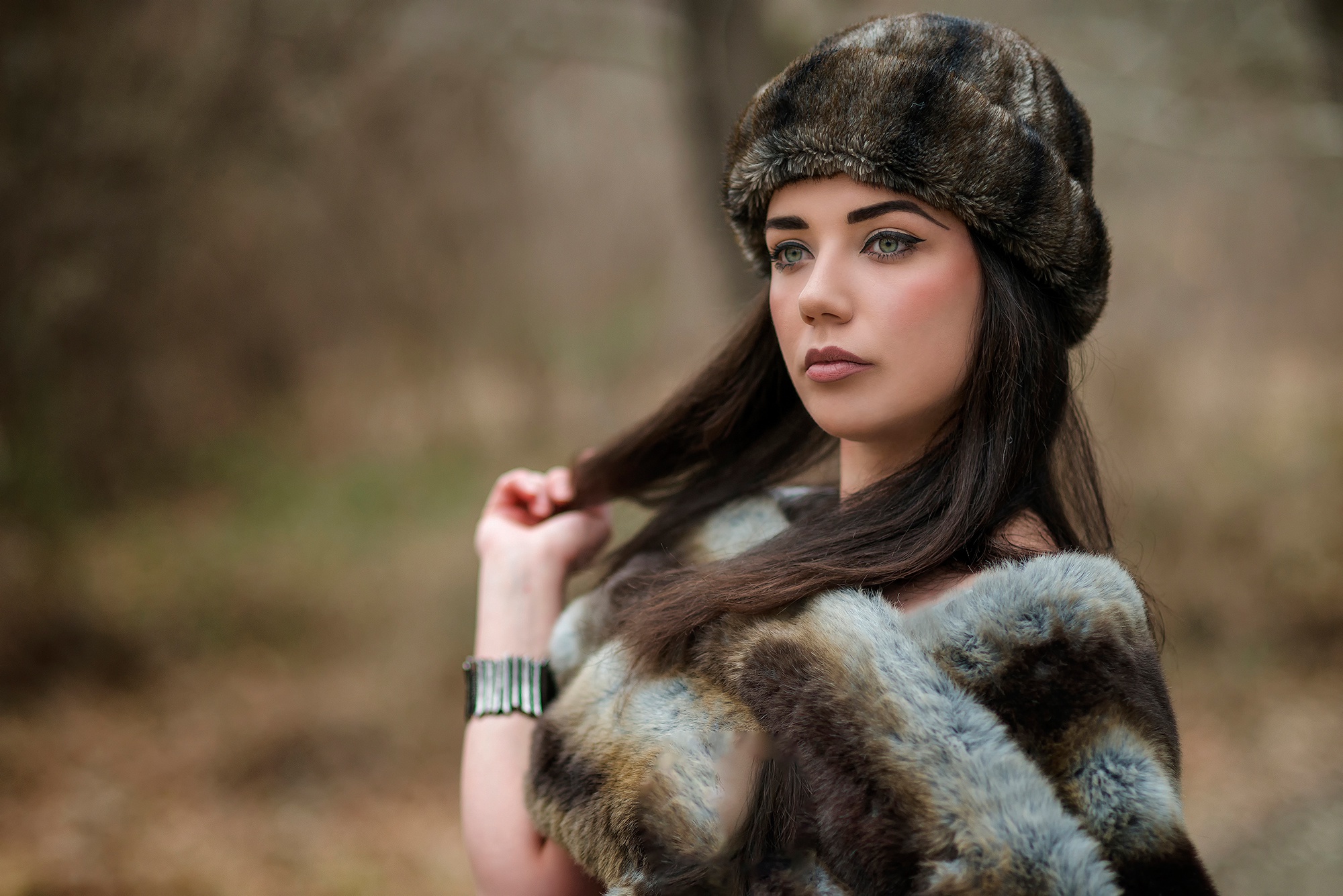 Download mobile wallpaper Hat, Fur, Brunette, Model, Women, Green Eyes, Depth Of Field for free.