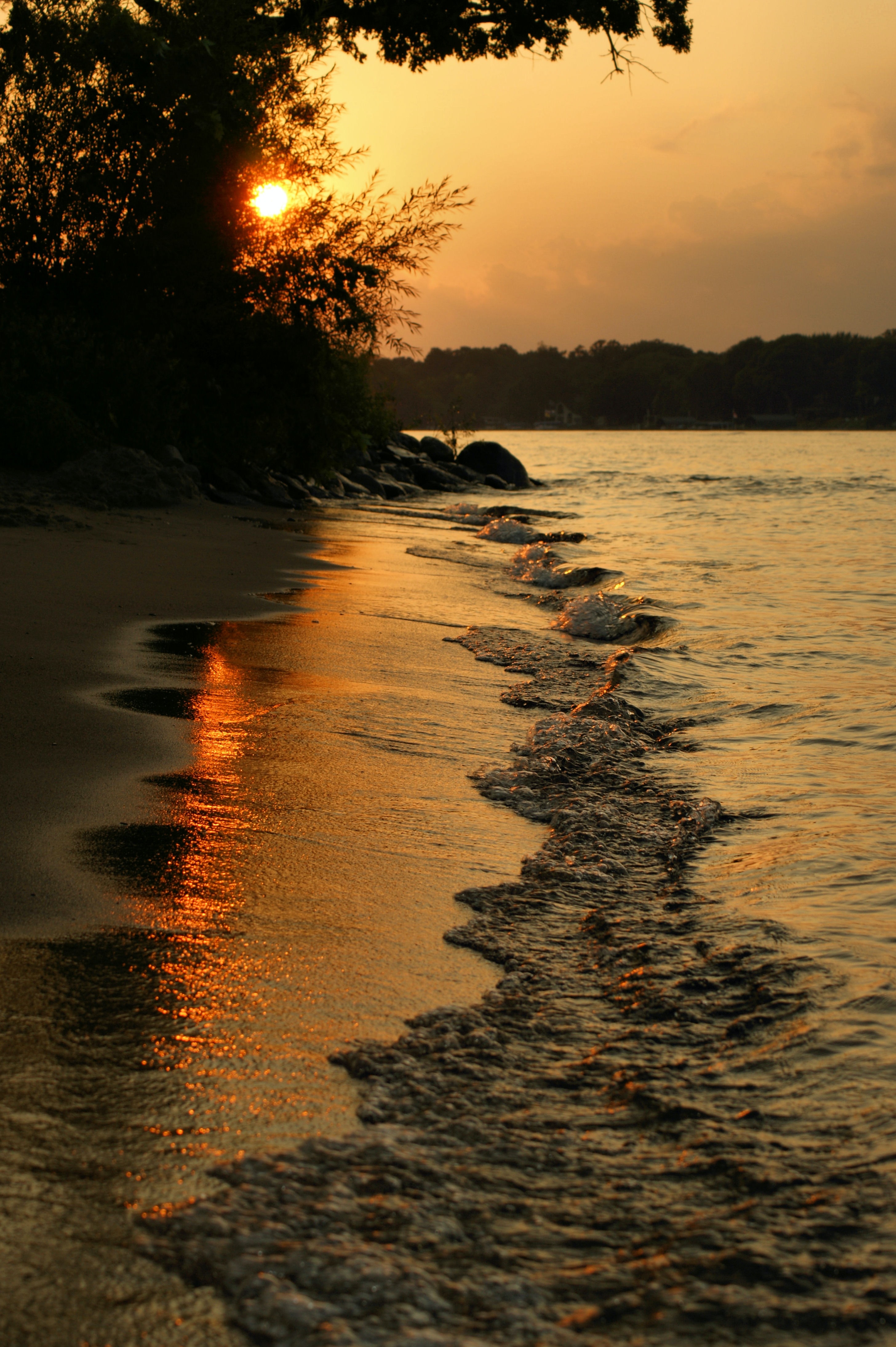 Free download wallpaper Sunset, Holidays, Sea, Coast, Glare, Beach on your PC desktop