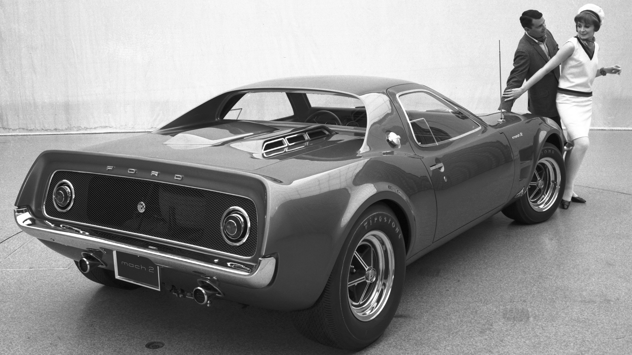 Популярні заставки і фони 1967 Ford Mustang Mach 2 на комп'ютер