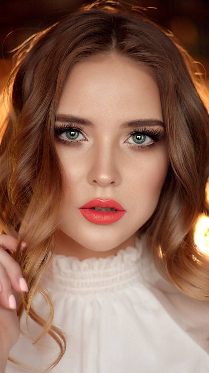 Download mobile wallpaper Face, Brunette, Model, Women, Green Eyes, Lipstick for free.