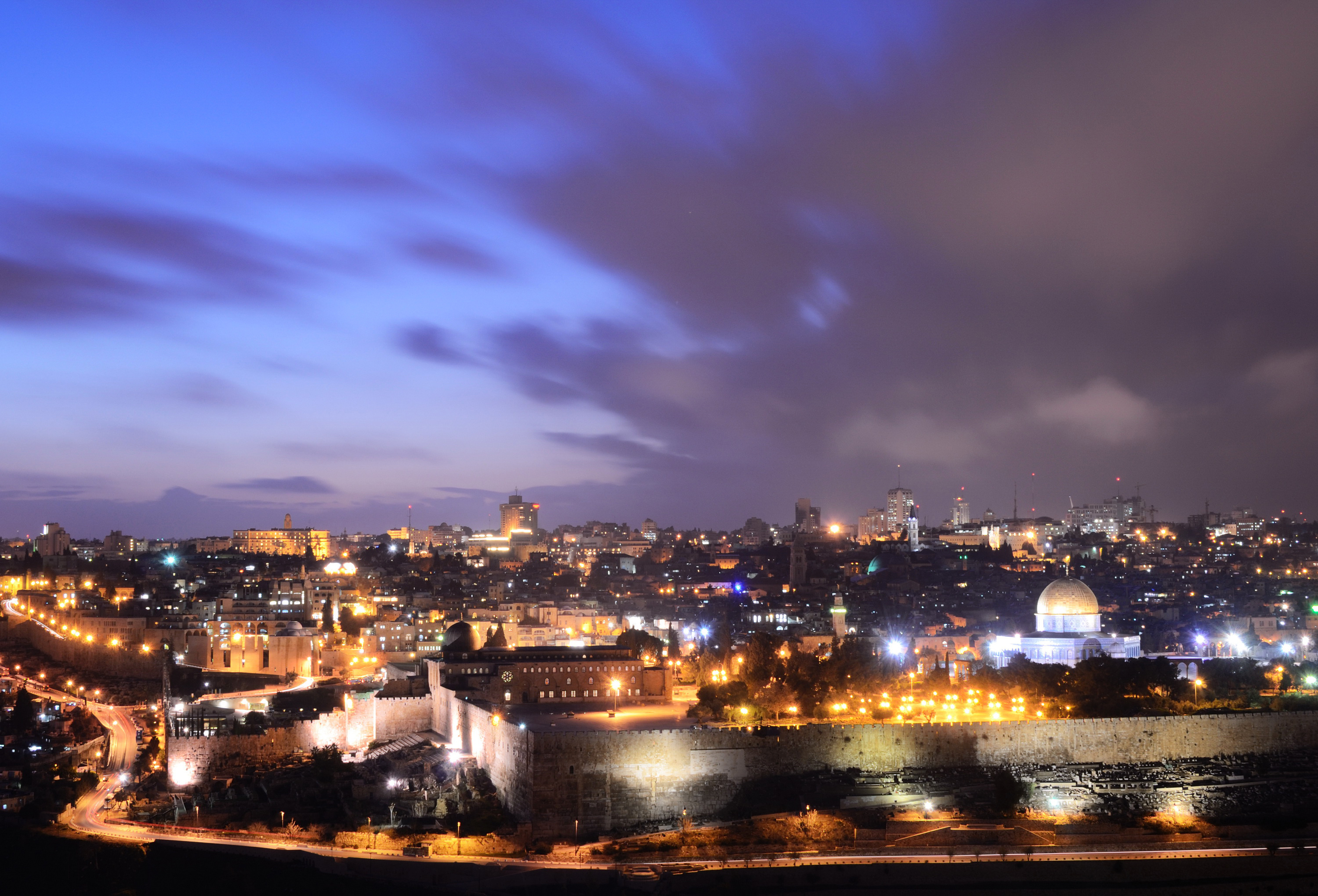 802284 скачать картинку израиль, иерусалим, сделано человеком, город, свет, ночь - обои и заставки бесплатно