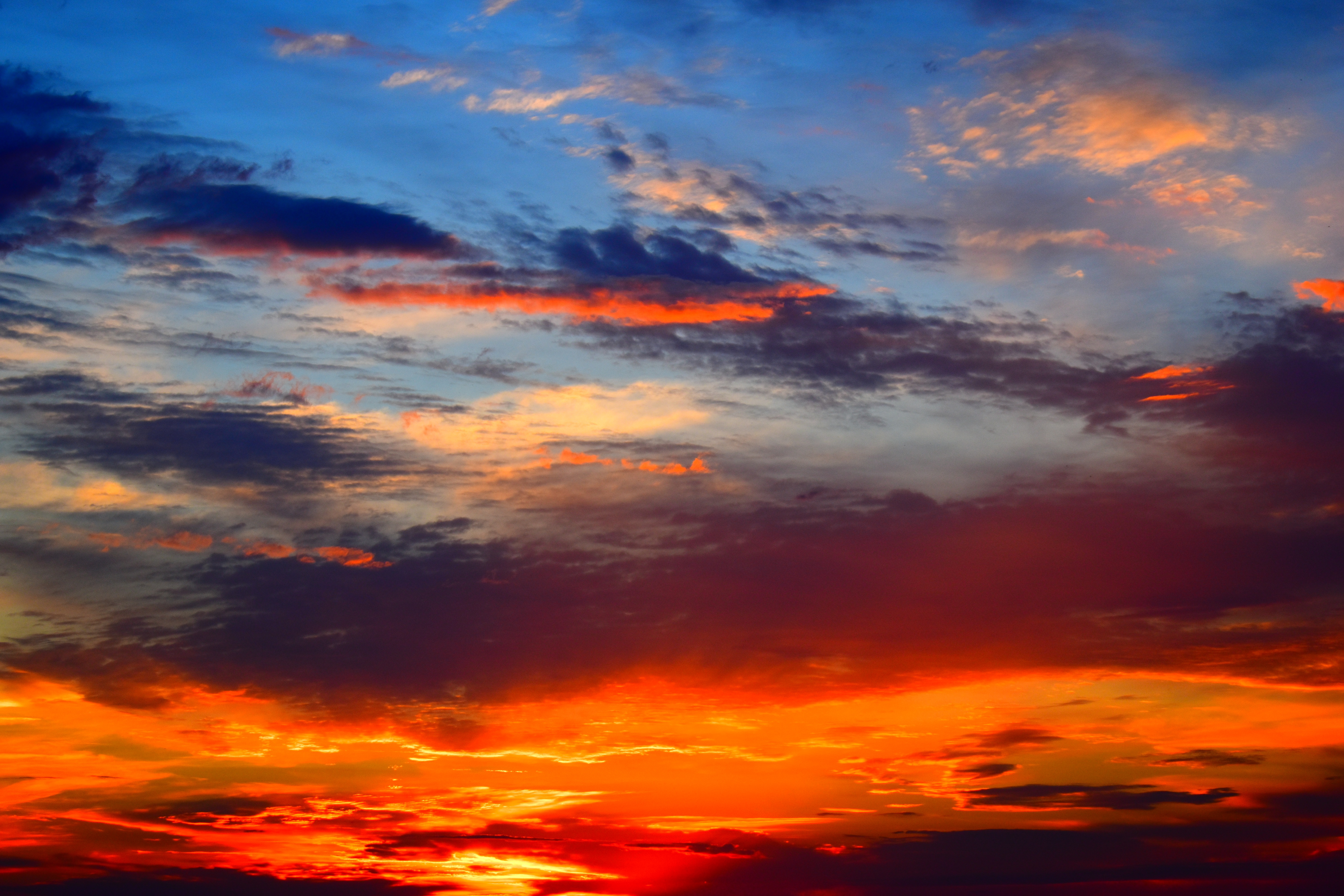 Free download wallpaper Nature, Sky, Clouds, Bright, Sunlight, Sunset on your PC desktop