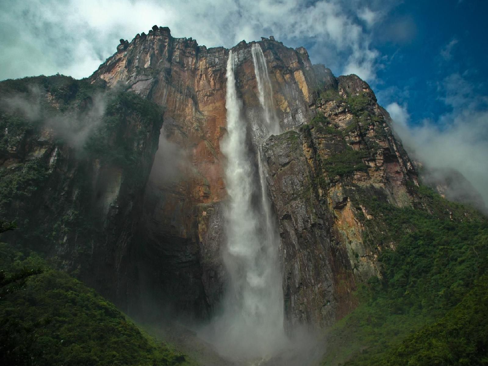 Скачать обои Водопад Анхель на телефон бесплатно