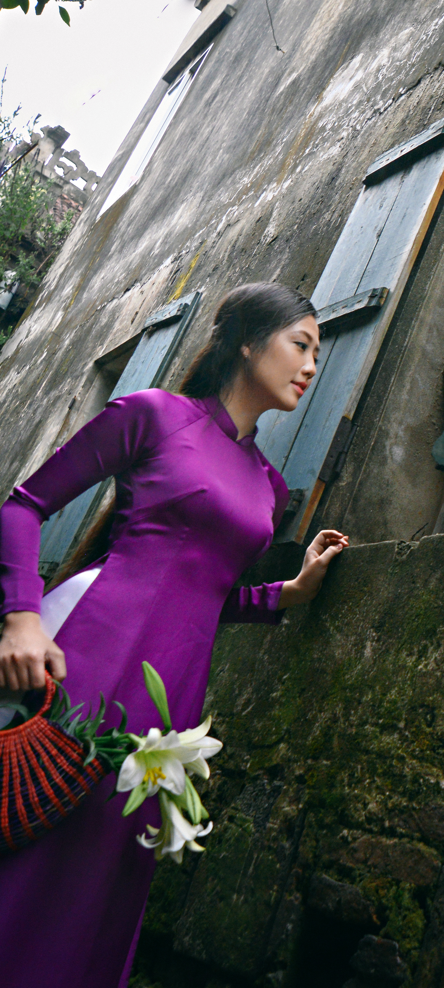 Descarga gratuita de fondo de pantalla para móvil de Modelo, Mujeres, Asiática, Vietnamita, Ao Dai.