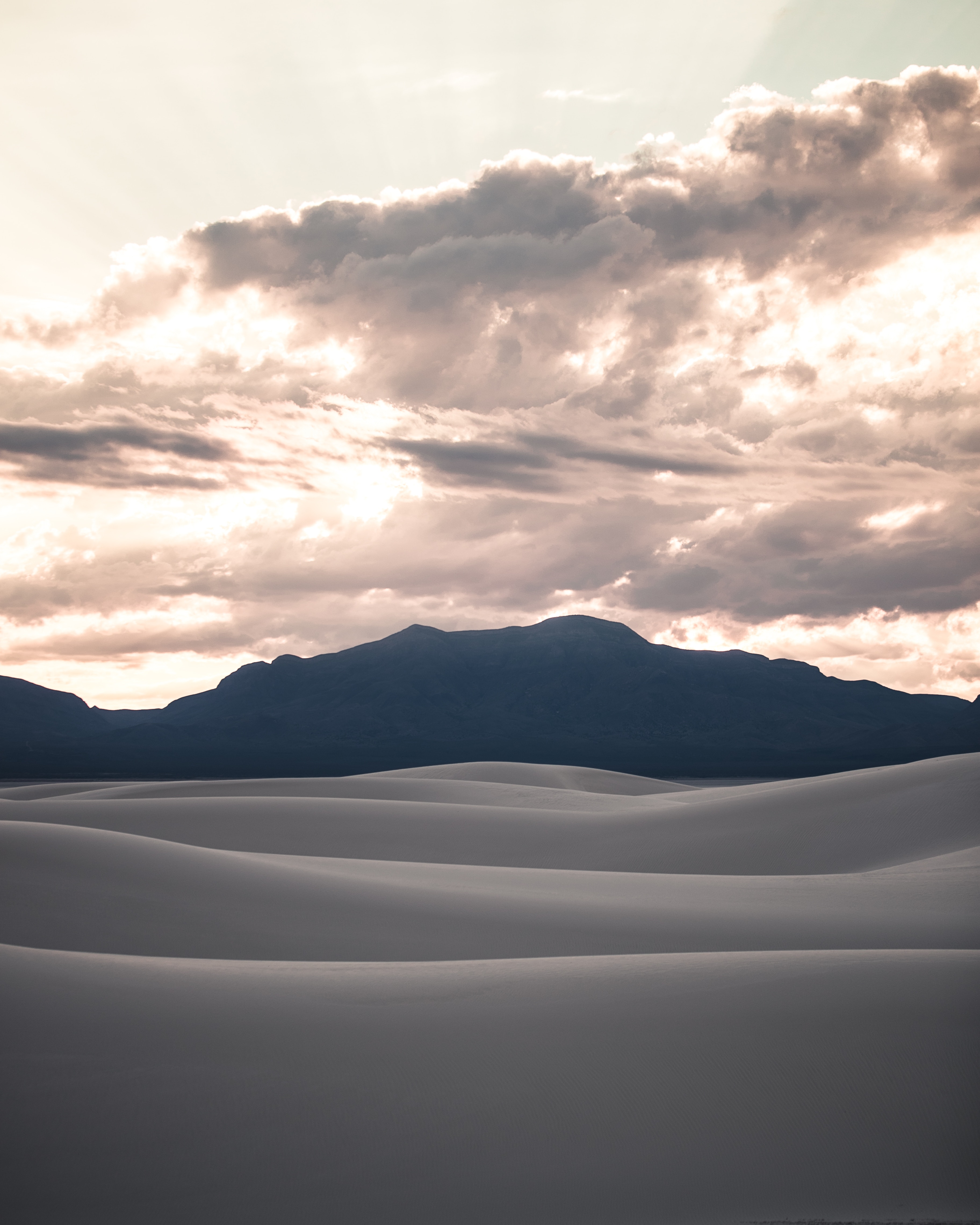 127189 Bild herunterladen natur, clouds, sand, wüste, dünen, links - Hintergrundbilder und Bildschirmschoner kostenlos