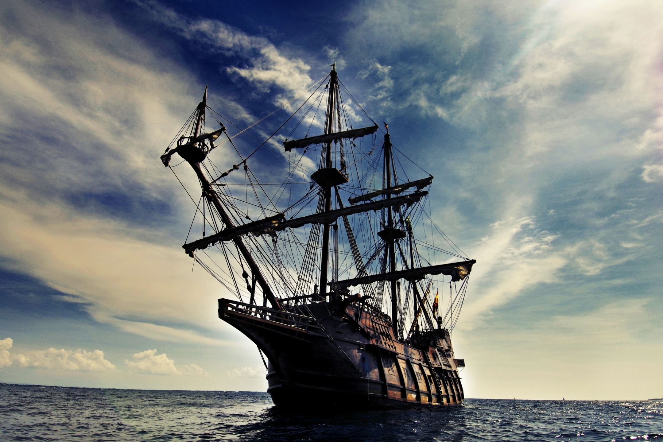 Завантажити шпалери Чорна Перлина (Пірати Карибського Моря) на телефон безкоштовно