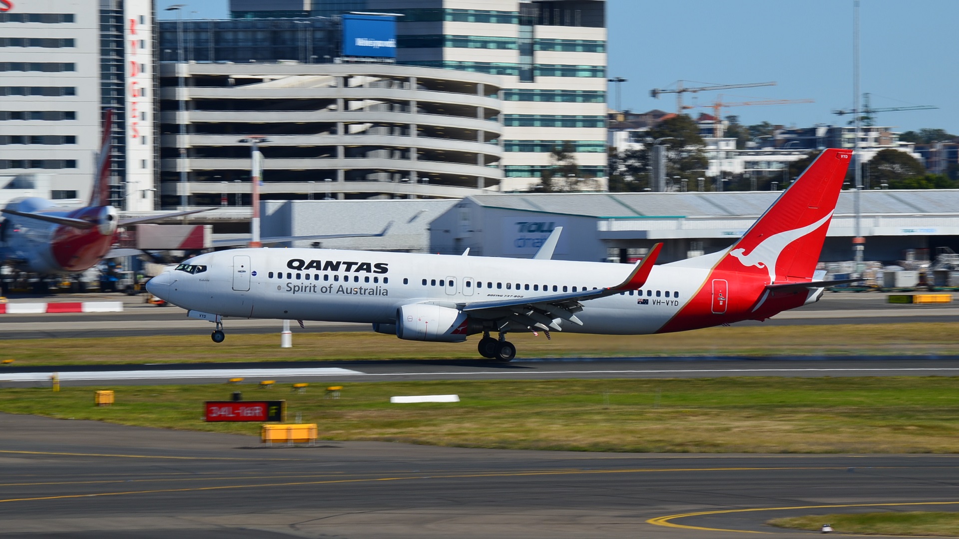 vehicles, aircraft, airplane, airport, boeing, motion blur, passenger plane, qantas, vehicle, boeing 737