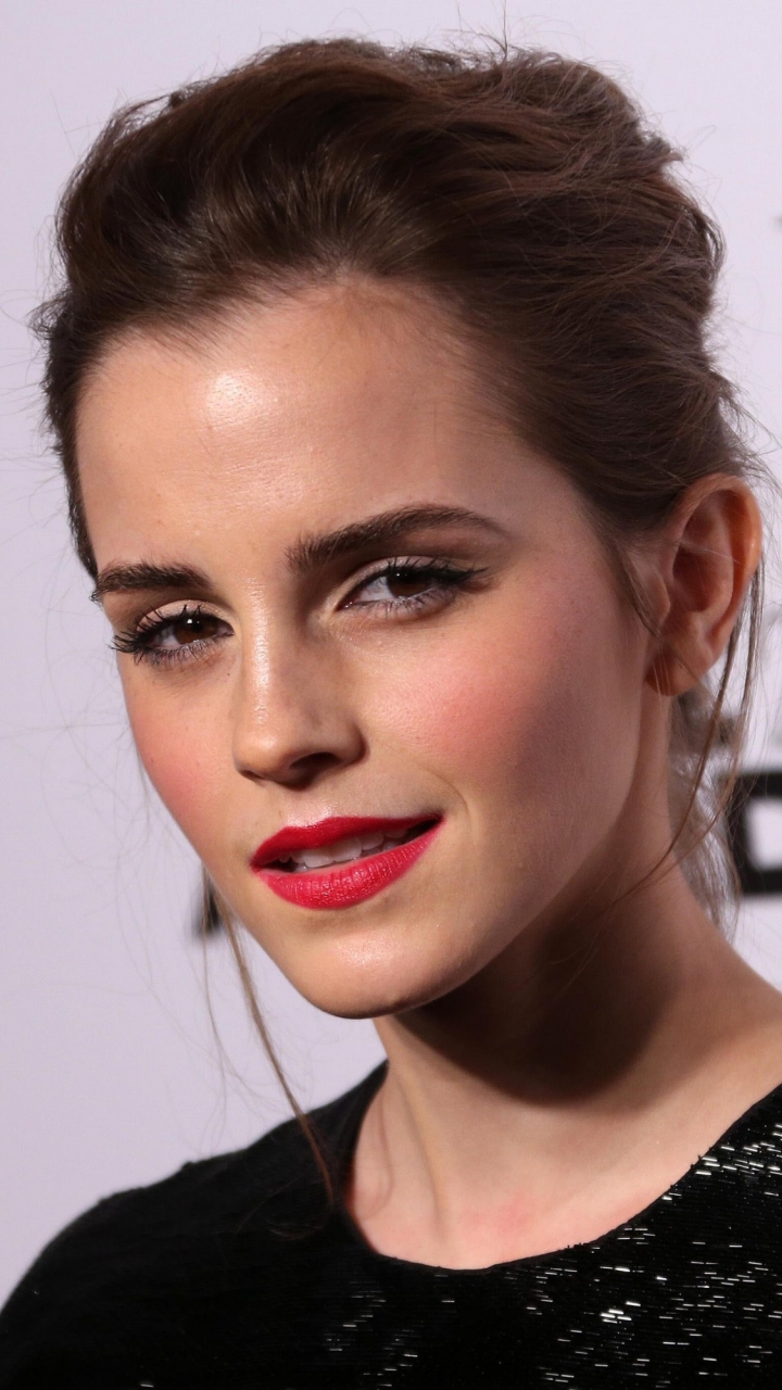 Téléchargez des papiers peints mobile Emma Watson, Portrait, Célébrités, Actrice, Se Maquiller gratuitement.