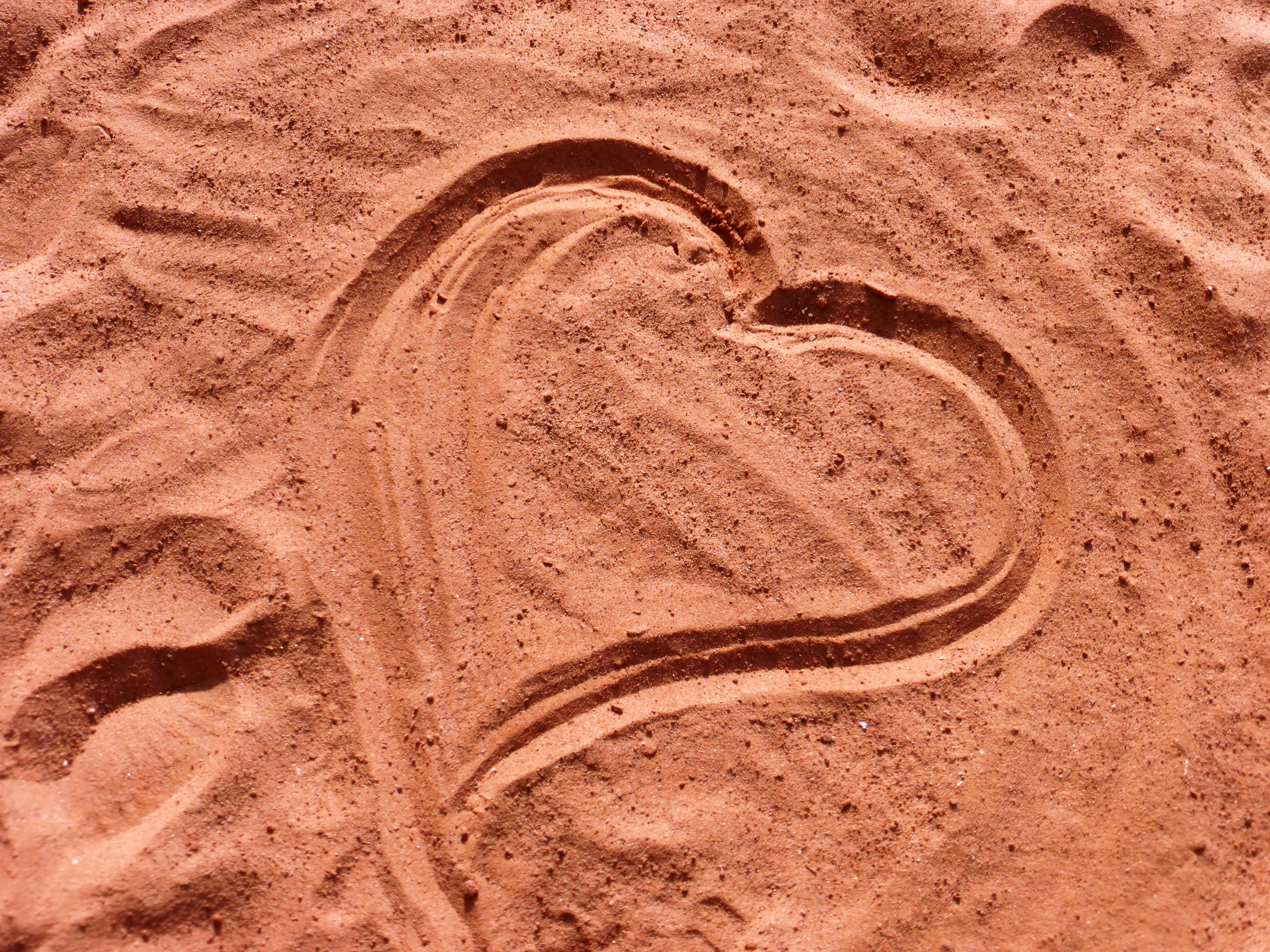 Free download wallpaper Love, Heart, Dirt, Photography on your PC desktop