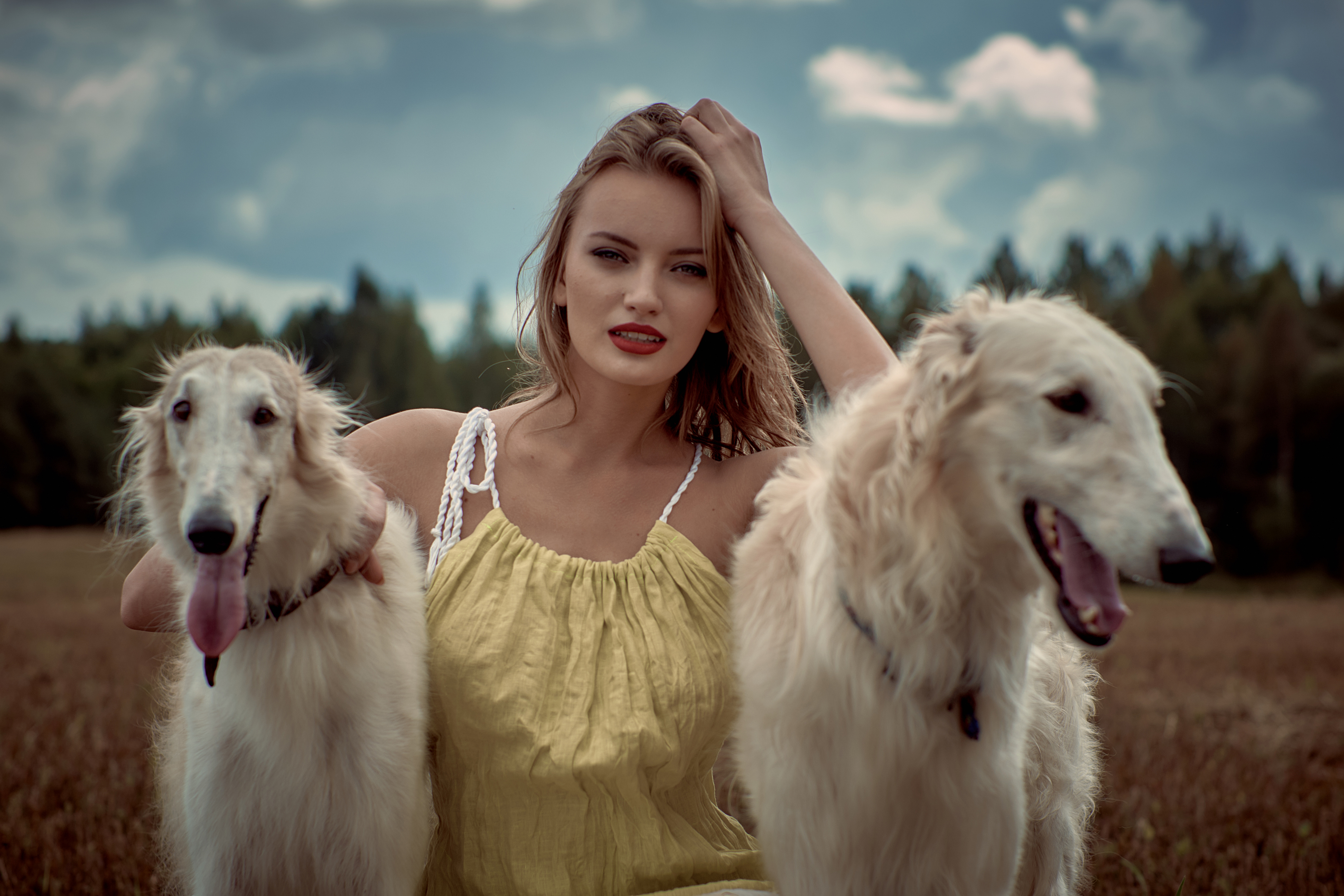 Laden Sie das Hund, Modell, Frauen, Blondinen, Lippenstift, Windhund-Bild kostenlos auf Ihren PC-Desktop herunter