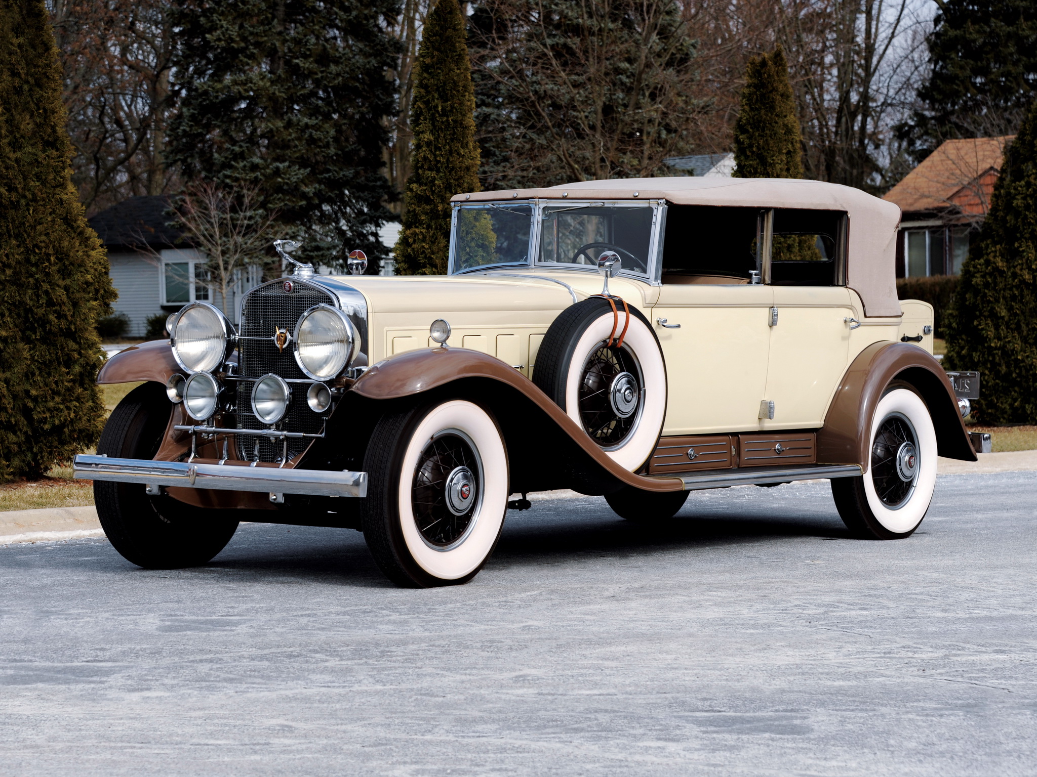 300221 завантажити шпалери транспортні засоби, 1930 cadillac phaeton v16, кадилак, автомобіль - заставки і картинки безкоштовно