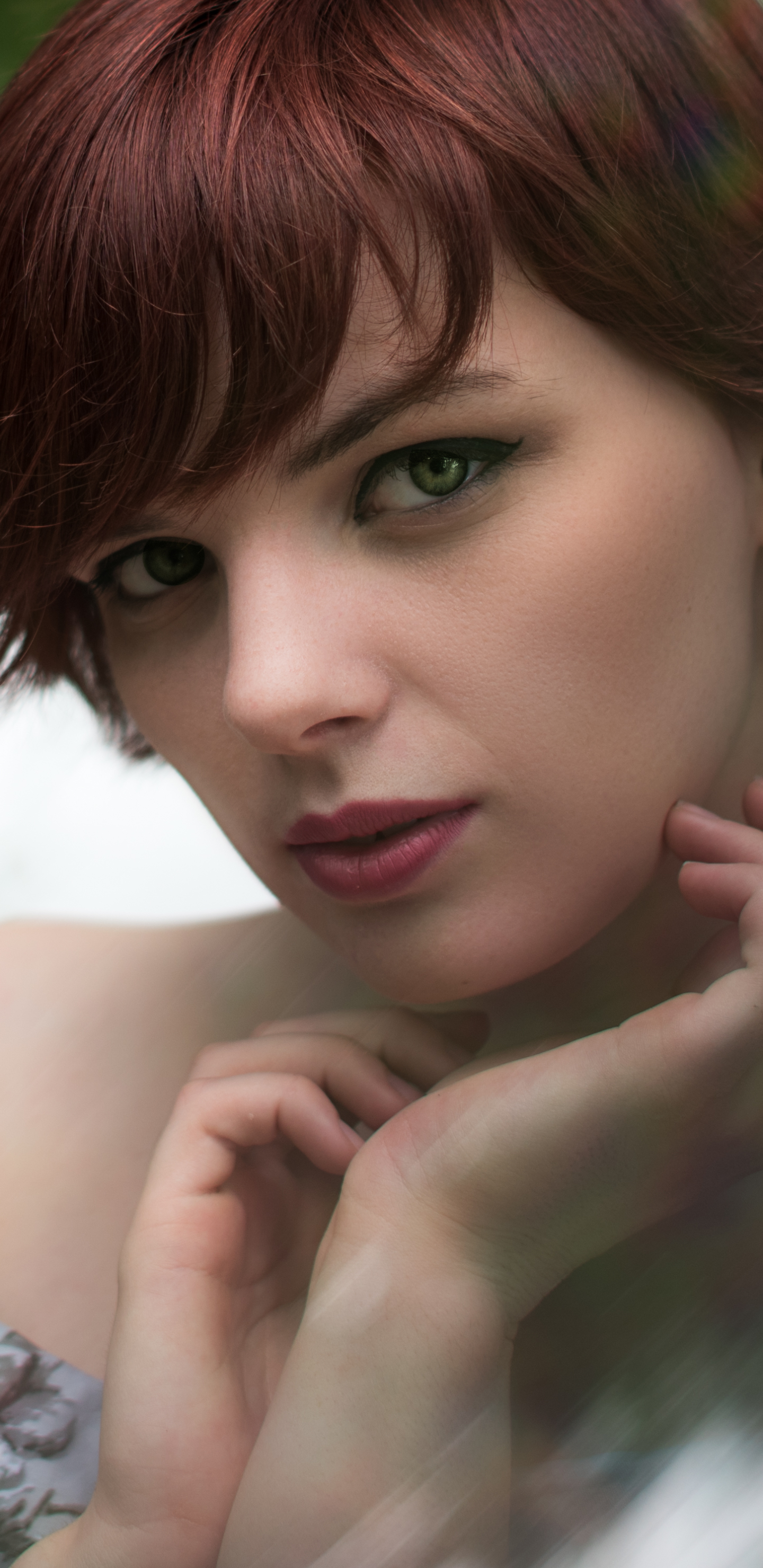 Download mobile wallpaper Face, Women, Short Hair for free.