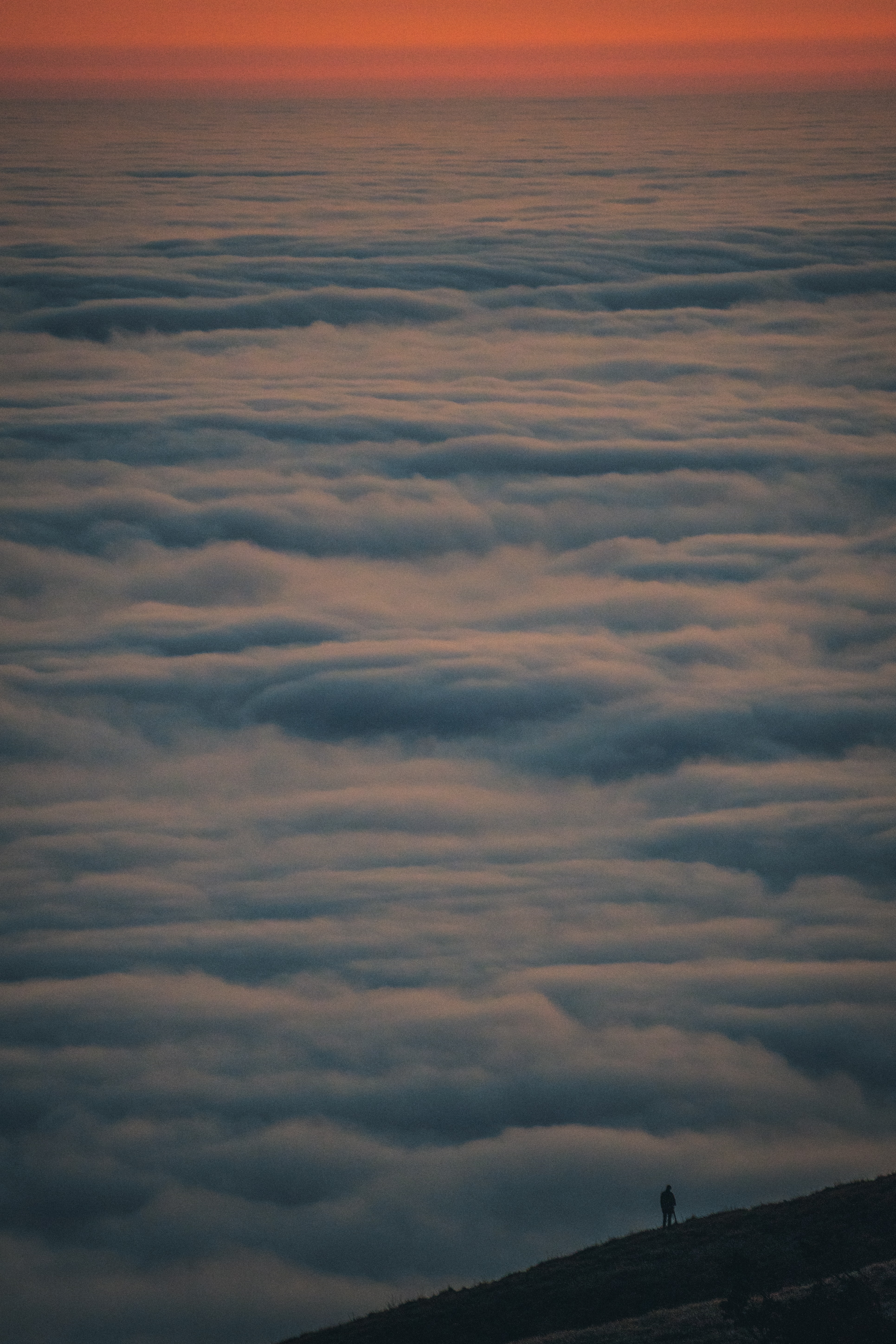 distance, lonely, clouds, miscellanea, miscellaneous, dahl, loneliness, hill, alone Phone Background