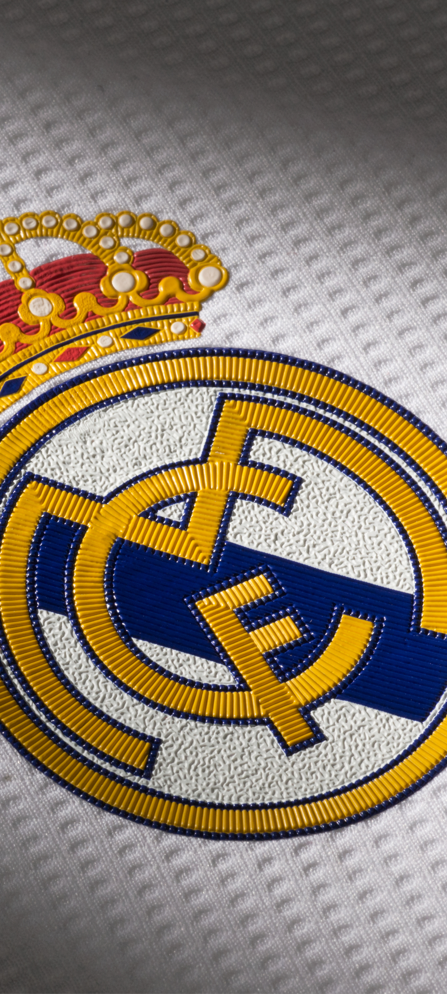 Baixar papel de parede para celular de Esportes, Futebol, Logotipo, Emblema, Real Madrid C F gratuito.