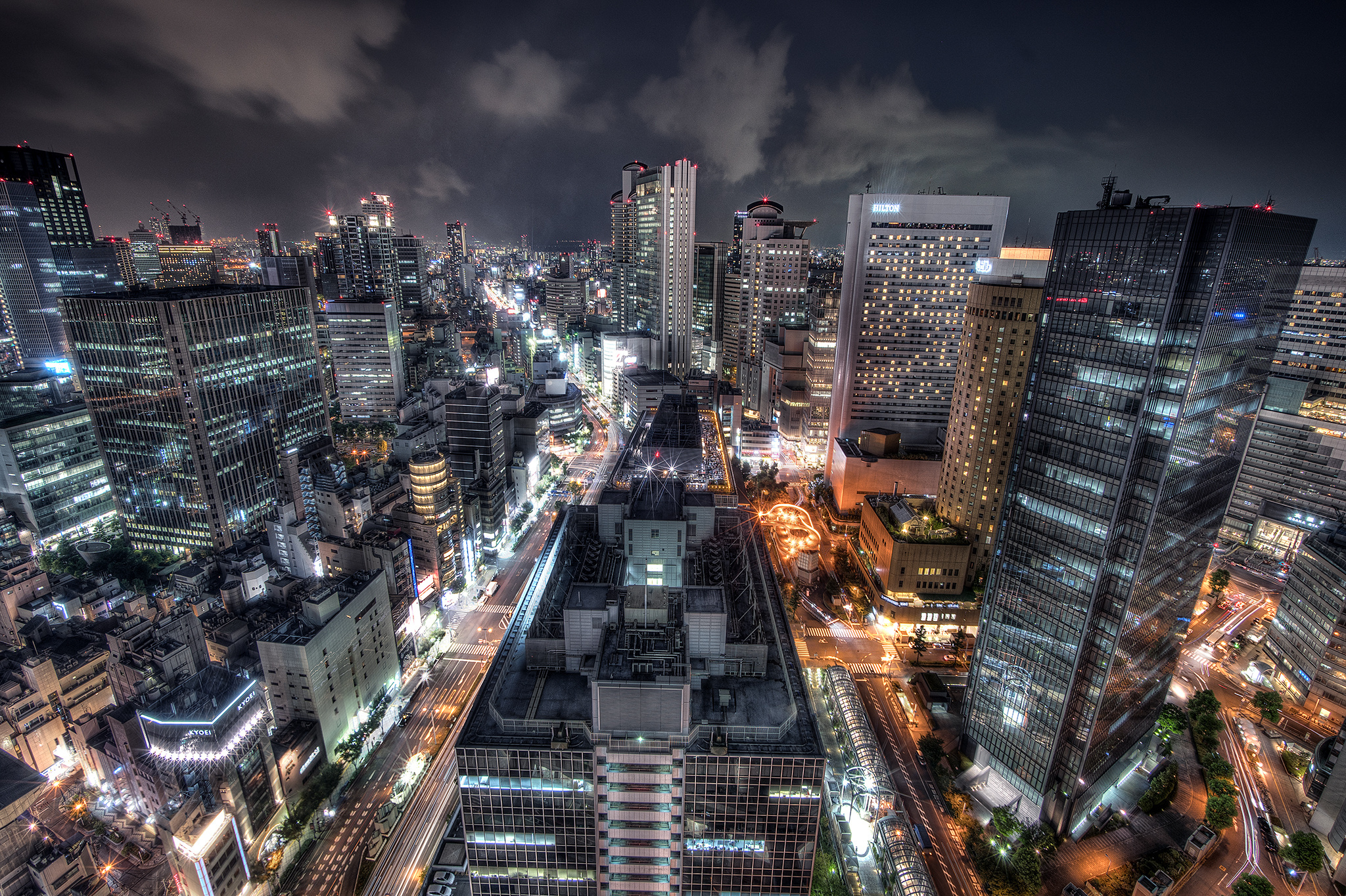 Handy-Wallpaper Städte, Wolkenkratzer, Gebäude, Japan, Nacht, Osaka, Menschengemacht, Großstadt kostenlos herunterladen.