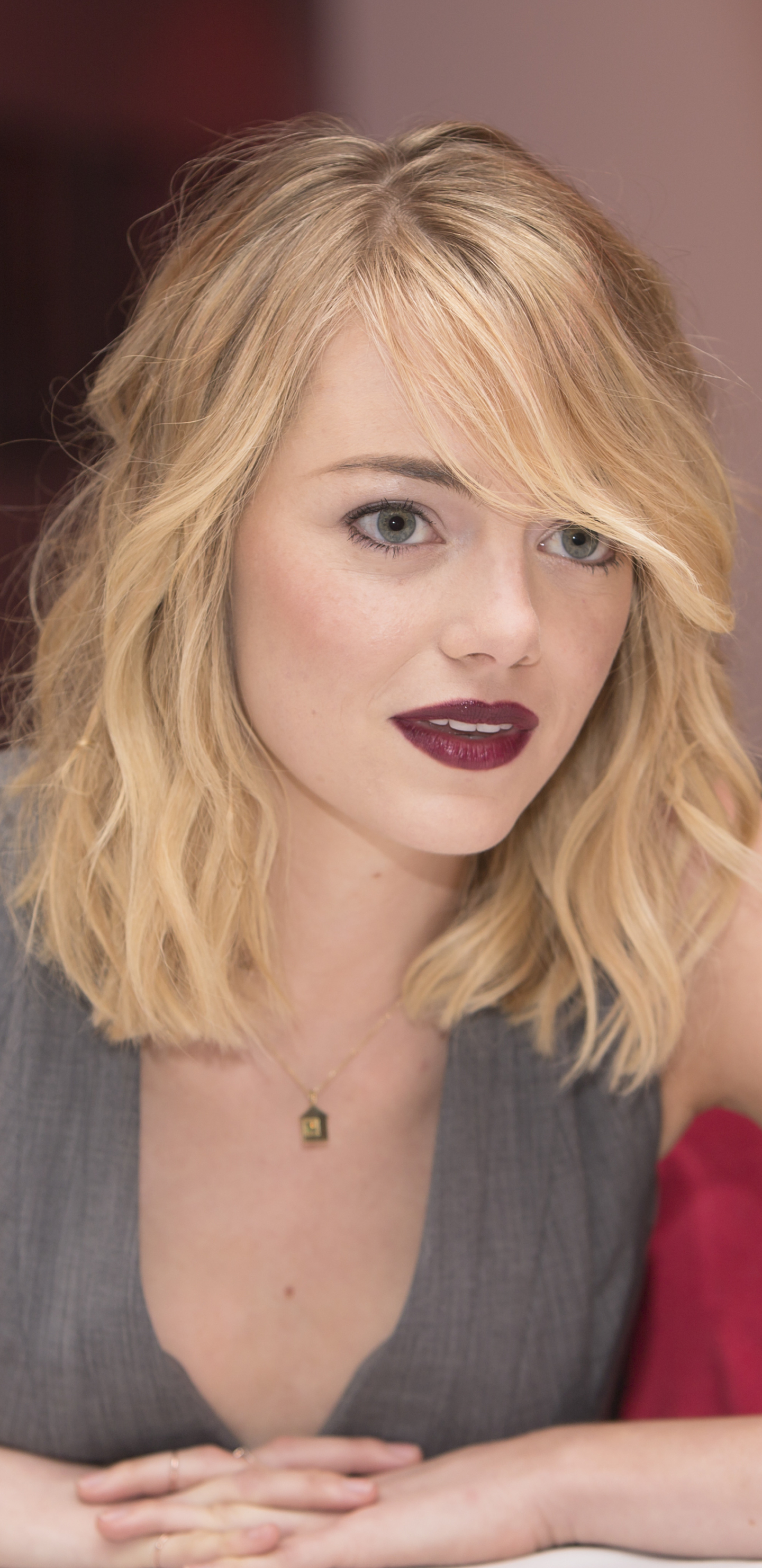 Descarga gratuita de fondo de pantalla para móvil de Emma Stone, Celebridades.