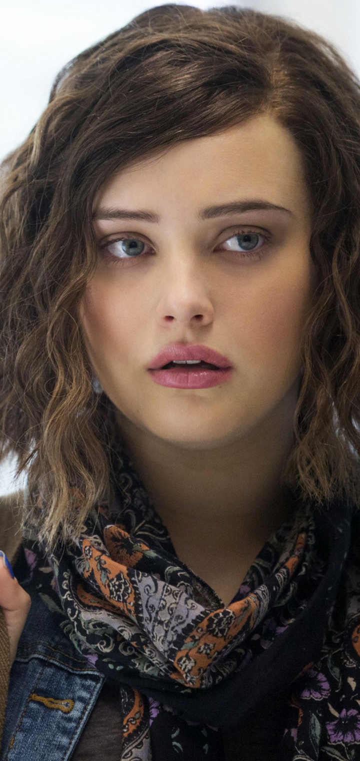 Download mobile wallpaper Brunette, Tv Show, Actress, Katherine Langford, 13 Reasons Why for free.