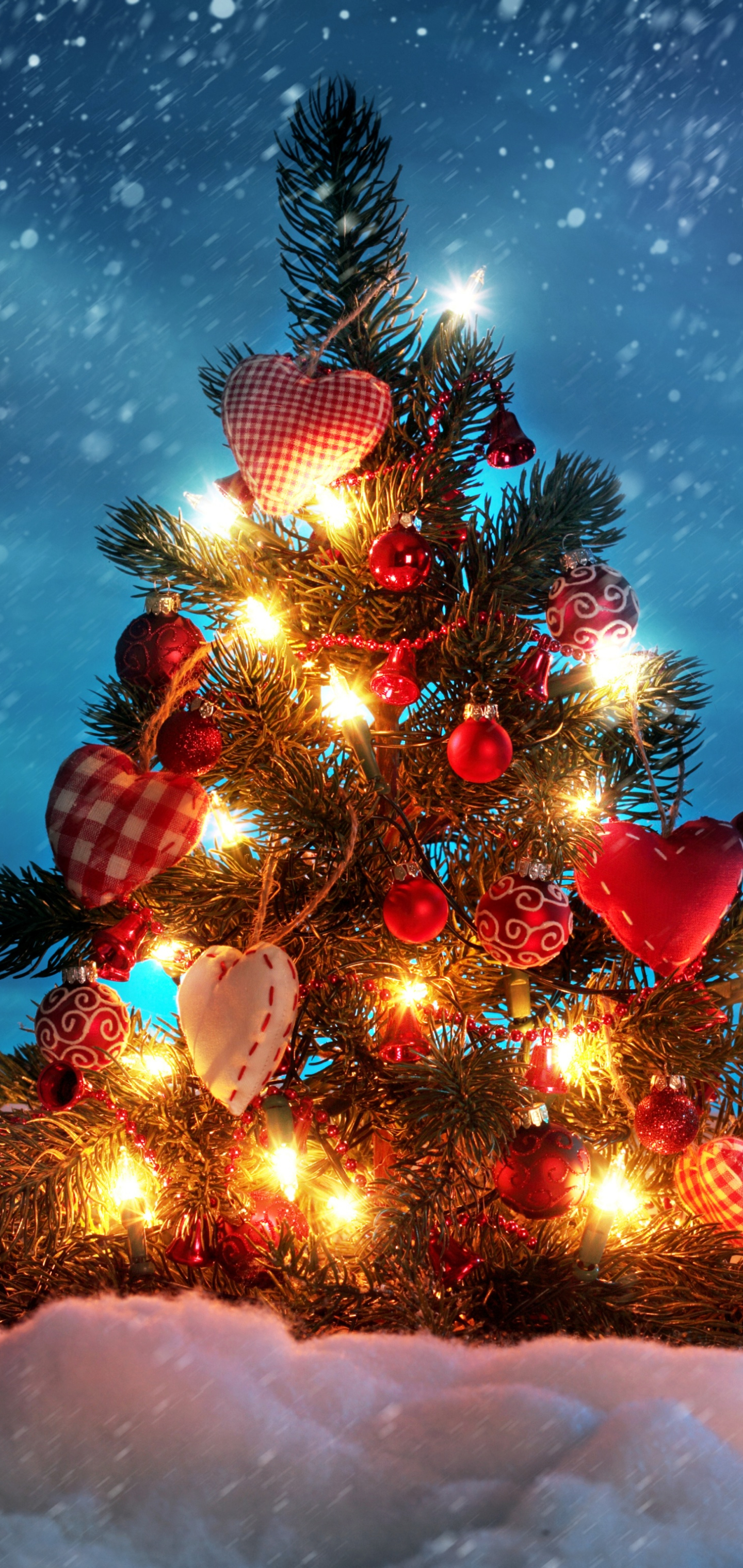 Handy-Wallpaper Feiertage, Winter, Weihnachten, Weihnachtsschmuck, Weihnachtsbaum, Weihnachtsbeleuchtung kostenlos herunterladen.