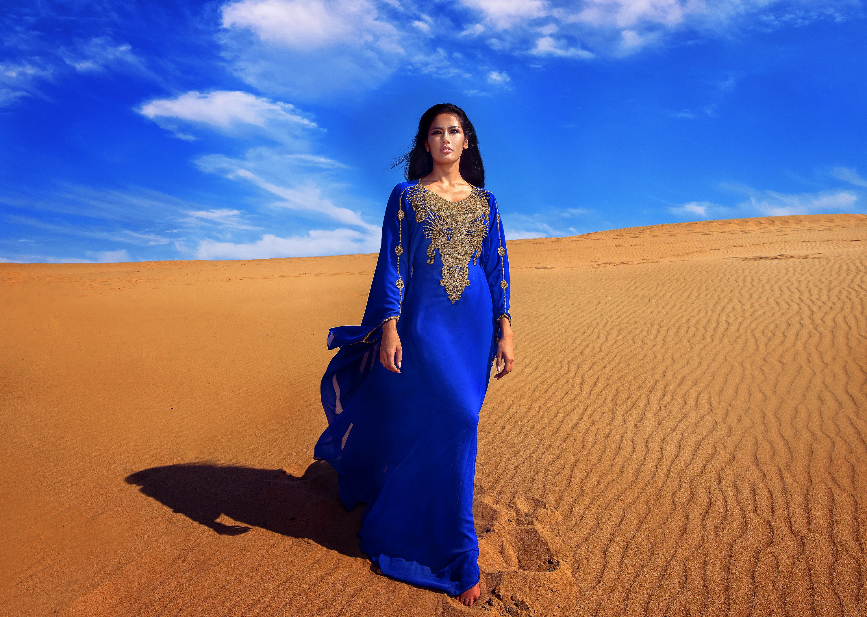 Laden Sie das Sand, Modell, Frauen, Blaues Kleid-Bild kostenlos auf Ihren PC-Desktop herunter
