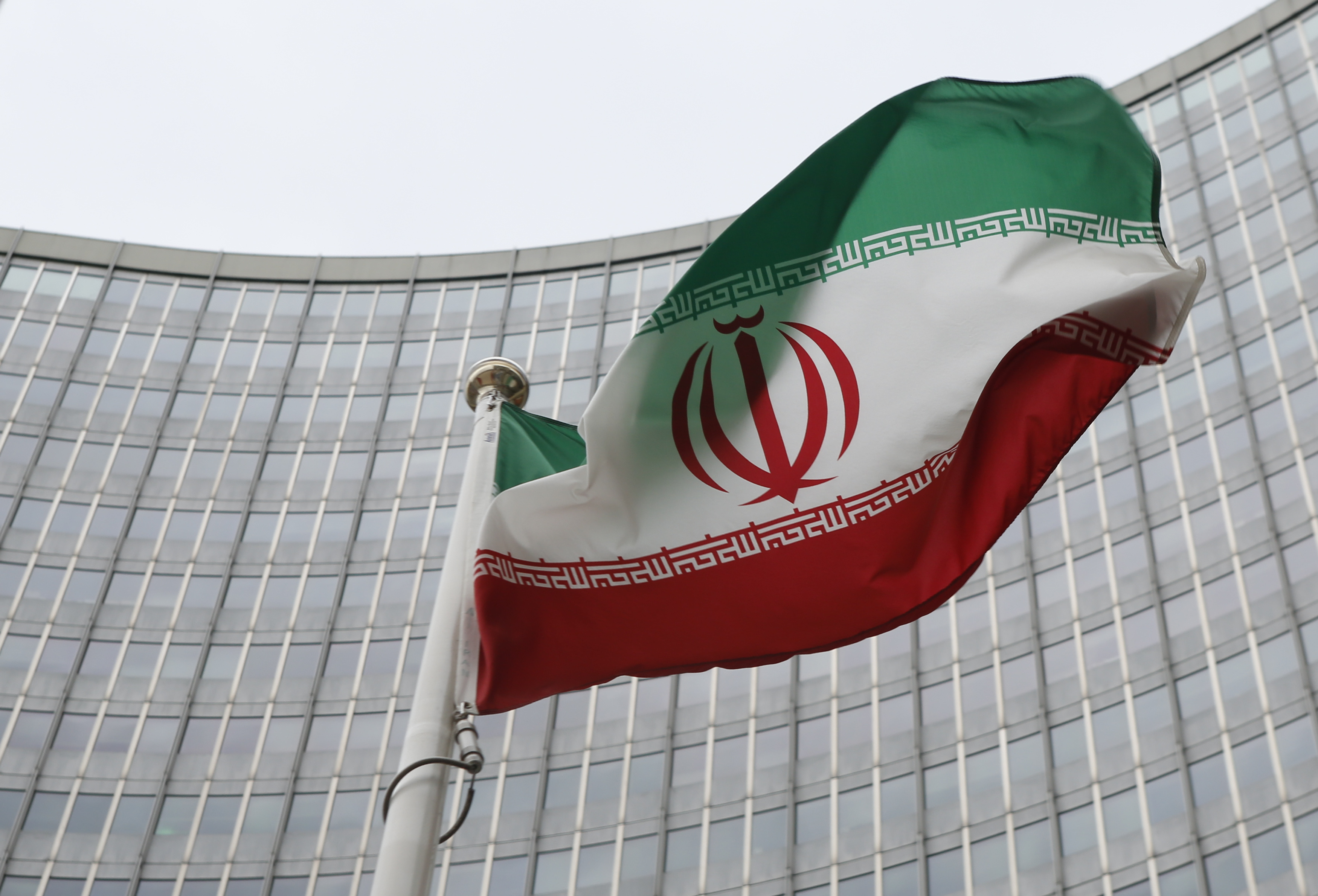 453785 Обои и Флаг Ирана картинки на рабочий стол. Скачать  заставки на ПК бесплатно