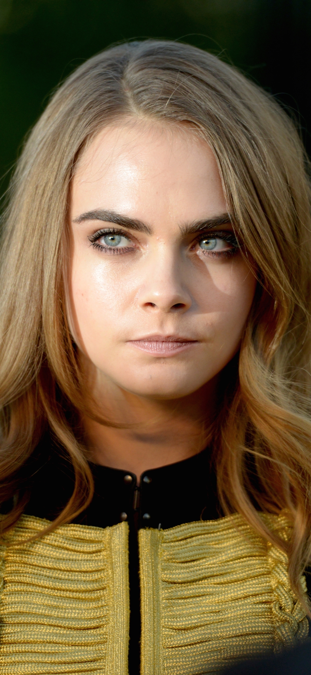 Download mobile wallpaper Blonde, English, Face, Model, Celebrity, Actress, Cara Delevingne for free.