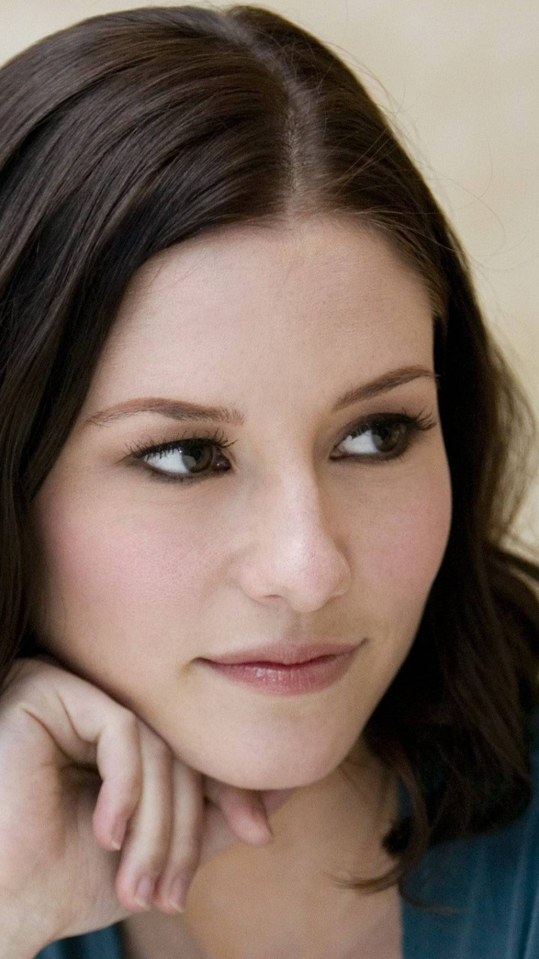 Download mobile wallpaper Face, Brunette, Celebrity, Brown Eyes, Actress, Chyler Leigh for free.